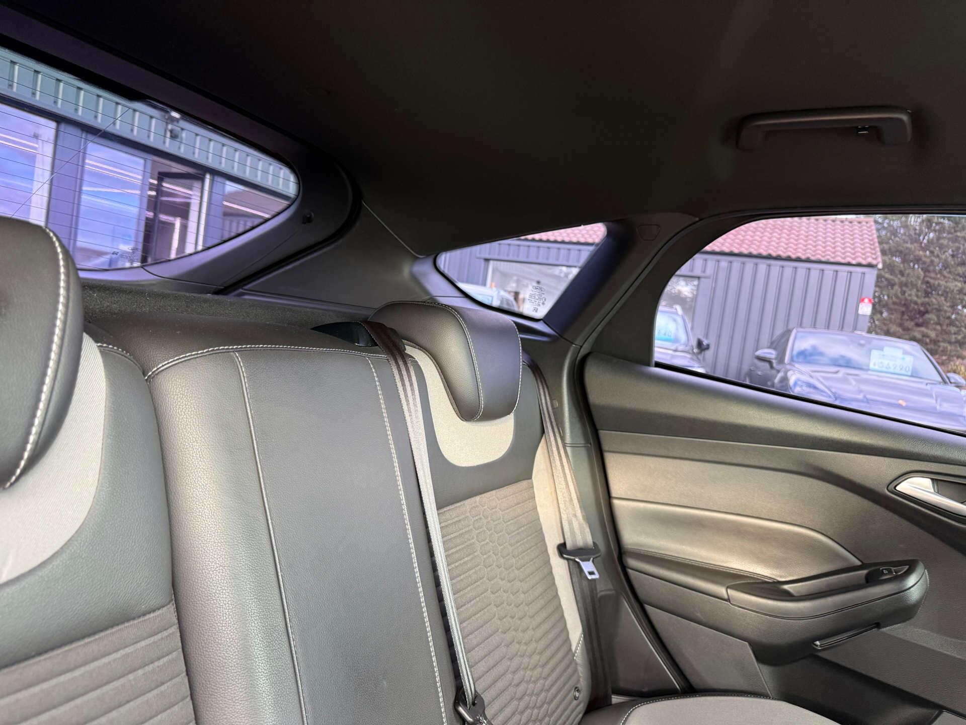 Ford Focus view 61