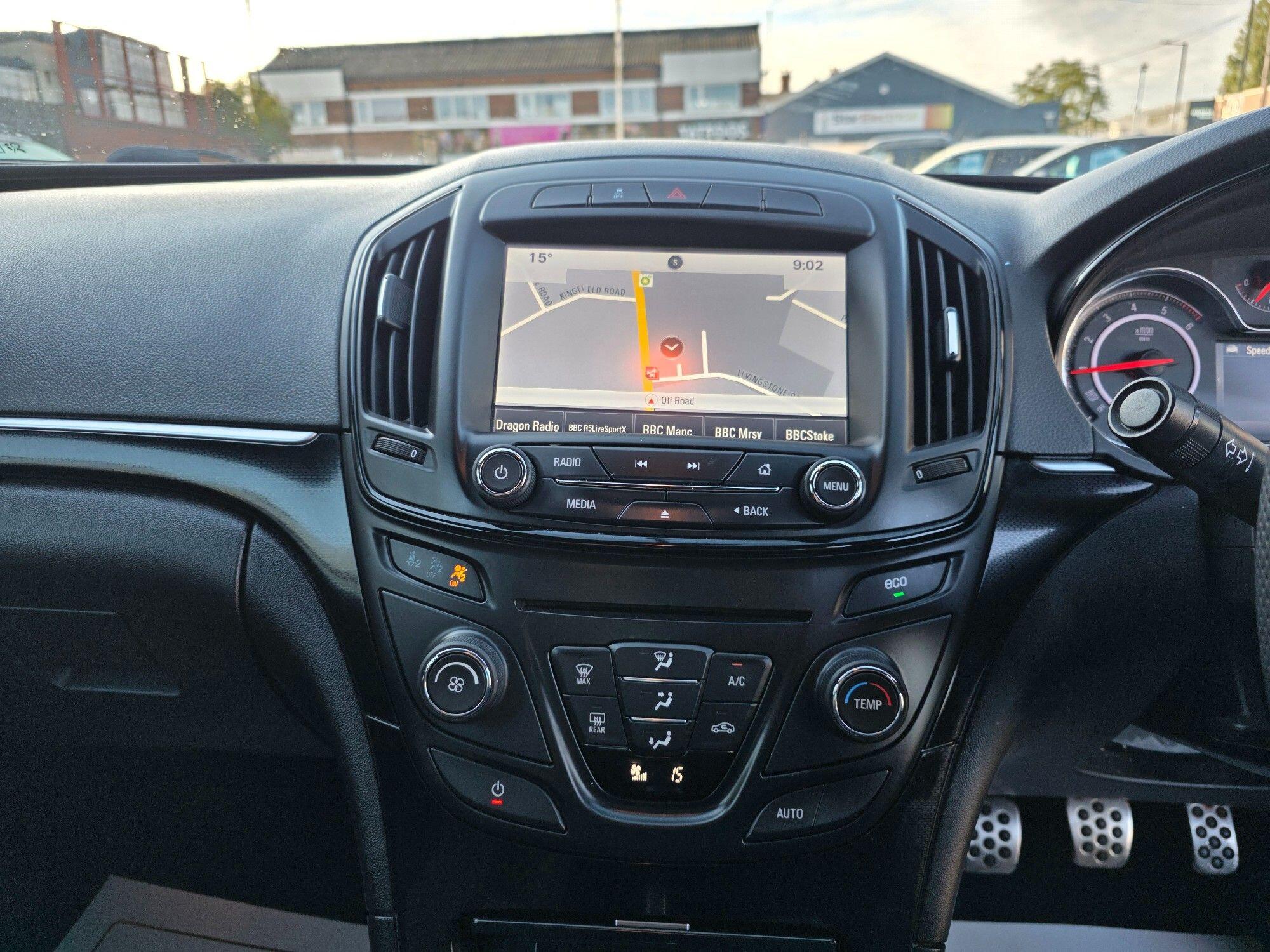 Vauxhall Insignia view 3