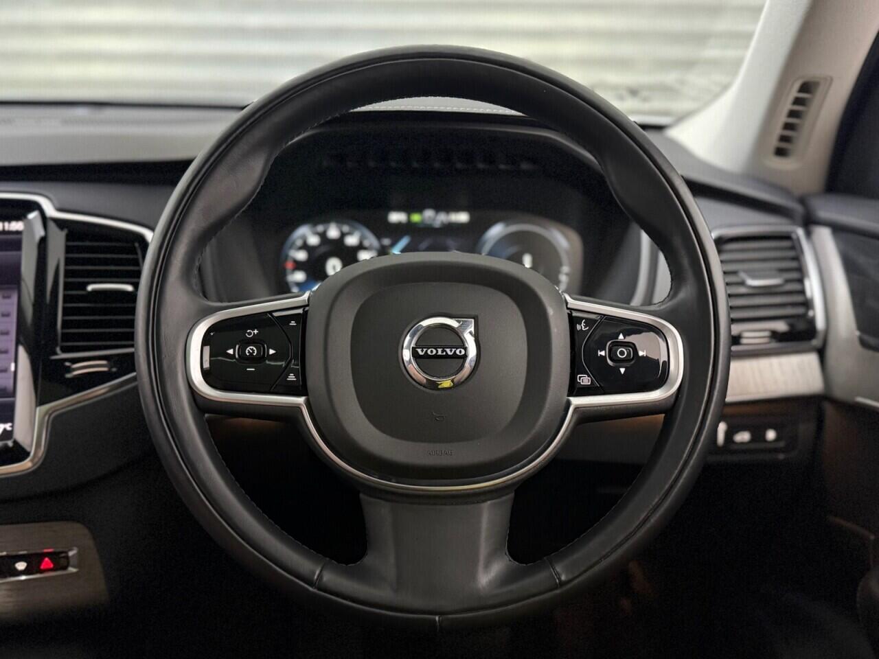 Volvo XC90 view 20