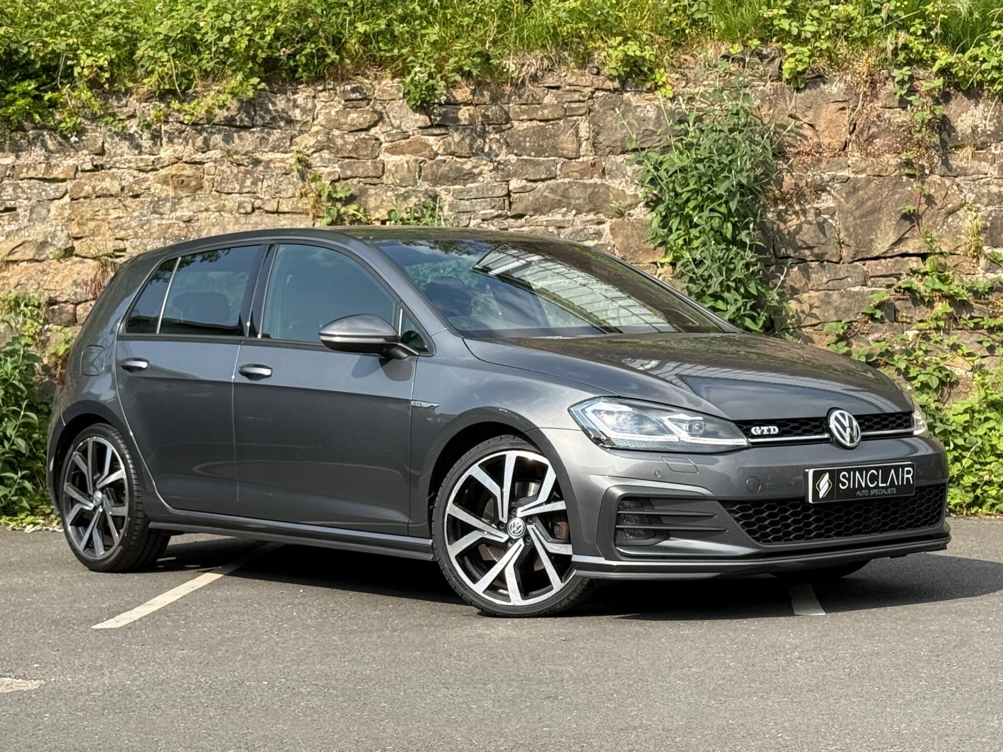 Volkswagen Golf main image