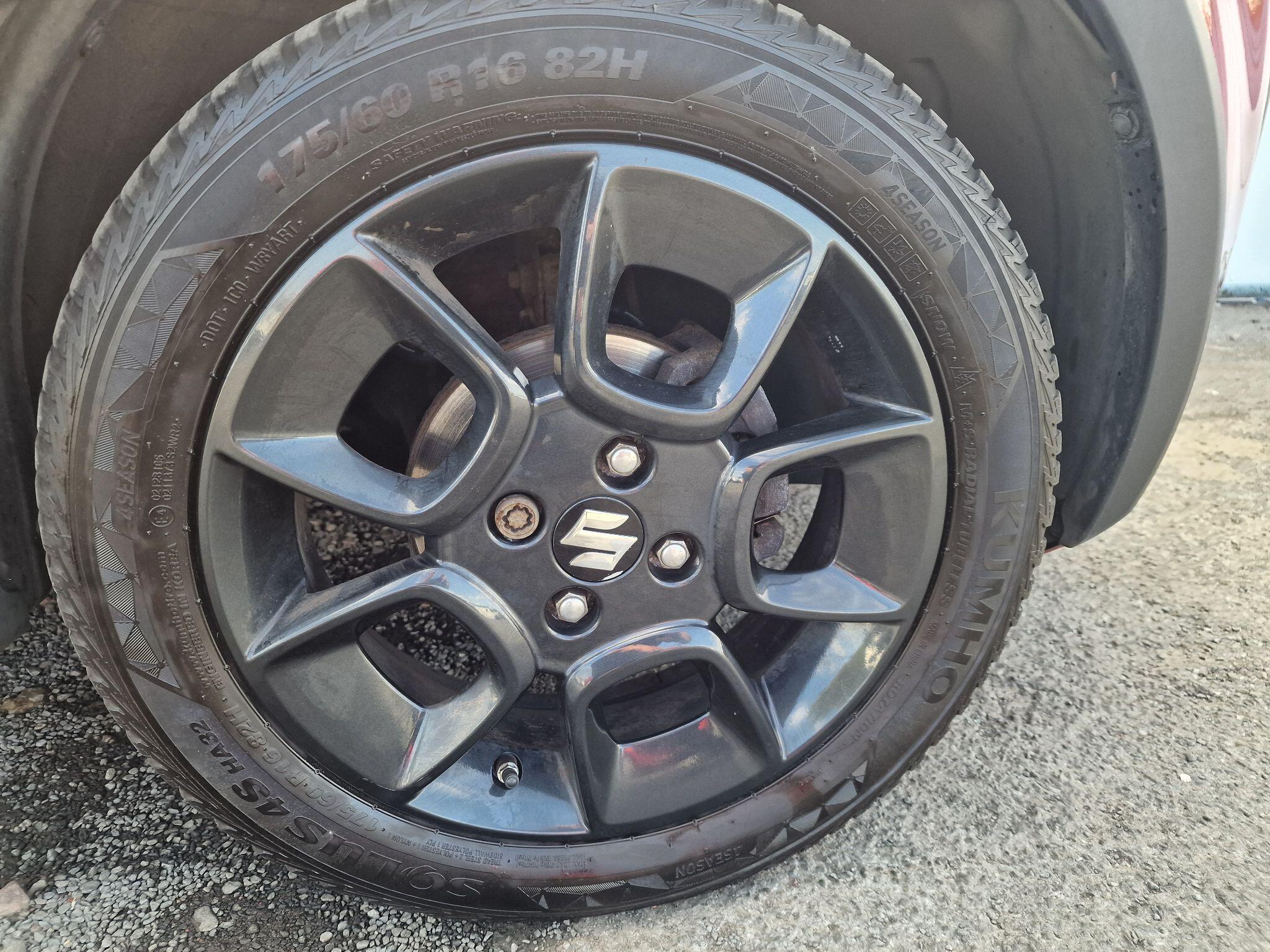 Suzuki Ignis view 45