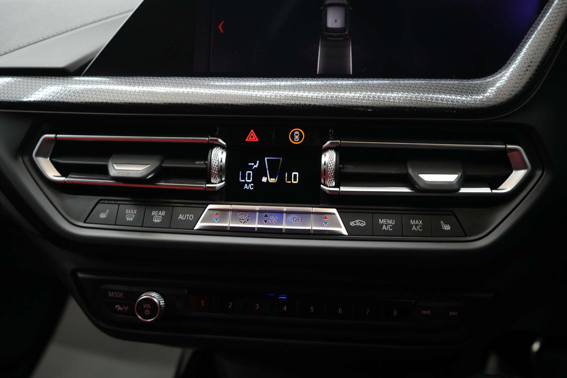 BMW 1 Series view 33