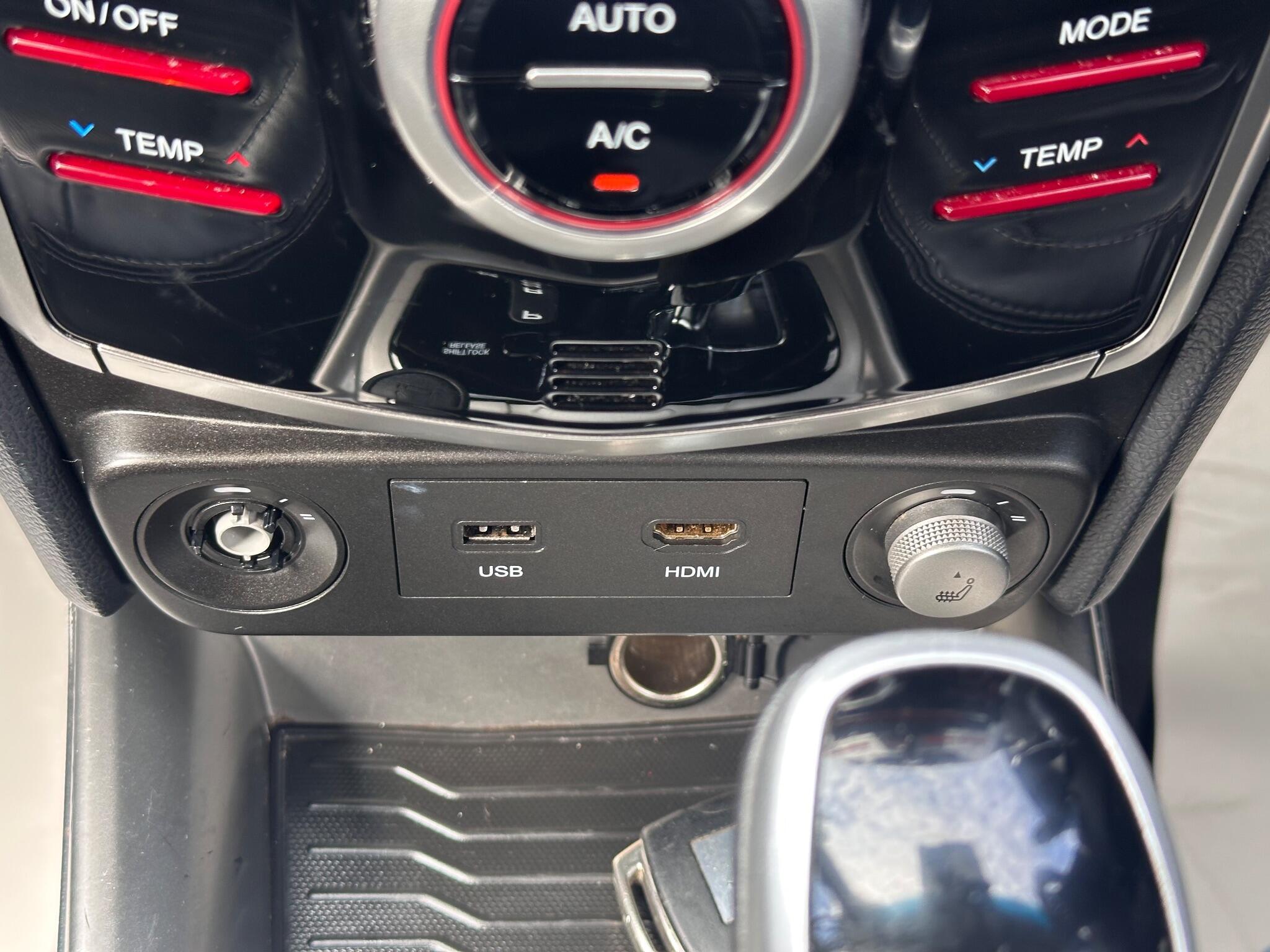 KGM Tivoli view 33