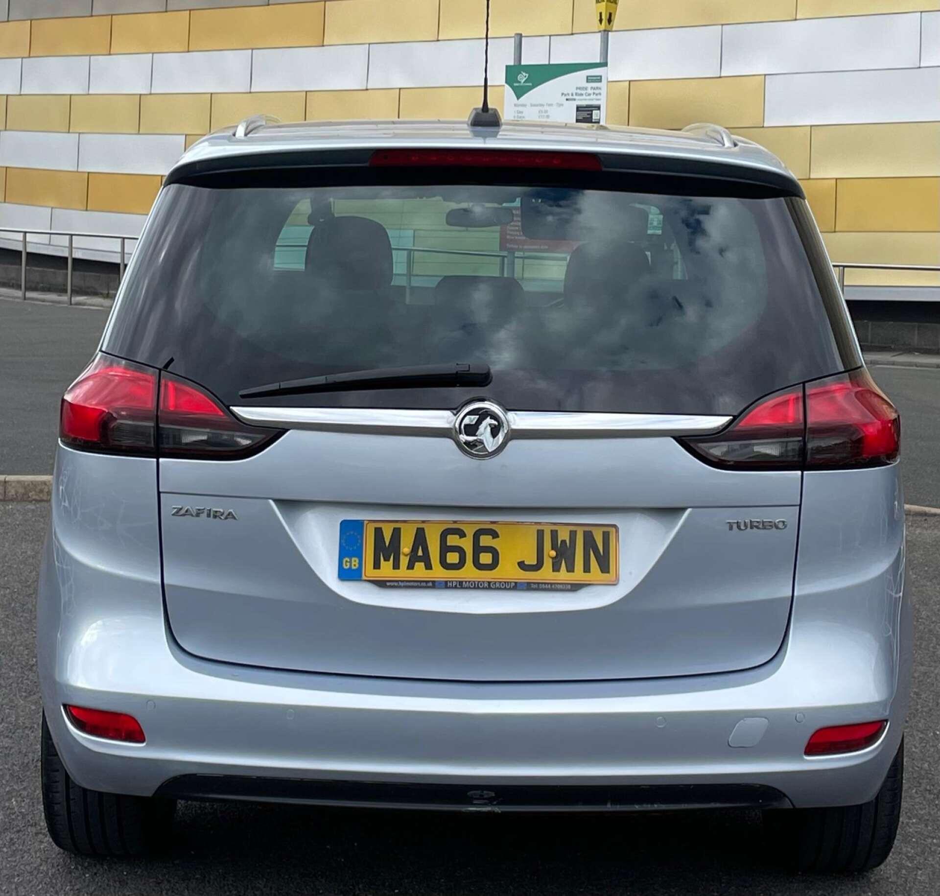 Vauxhall Zafira Tourer view 42