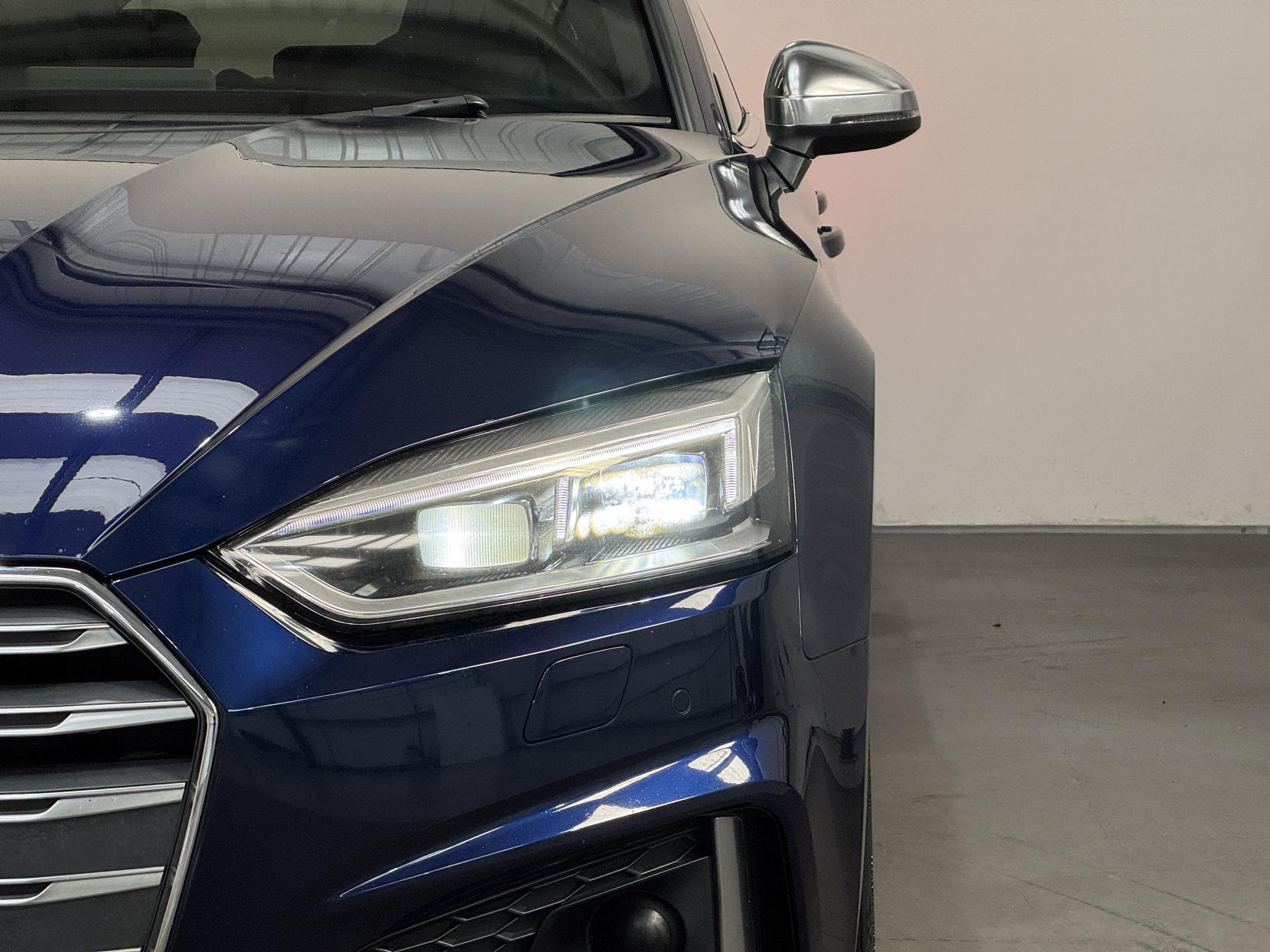 Audi S5 view 4