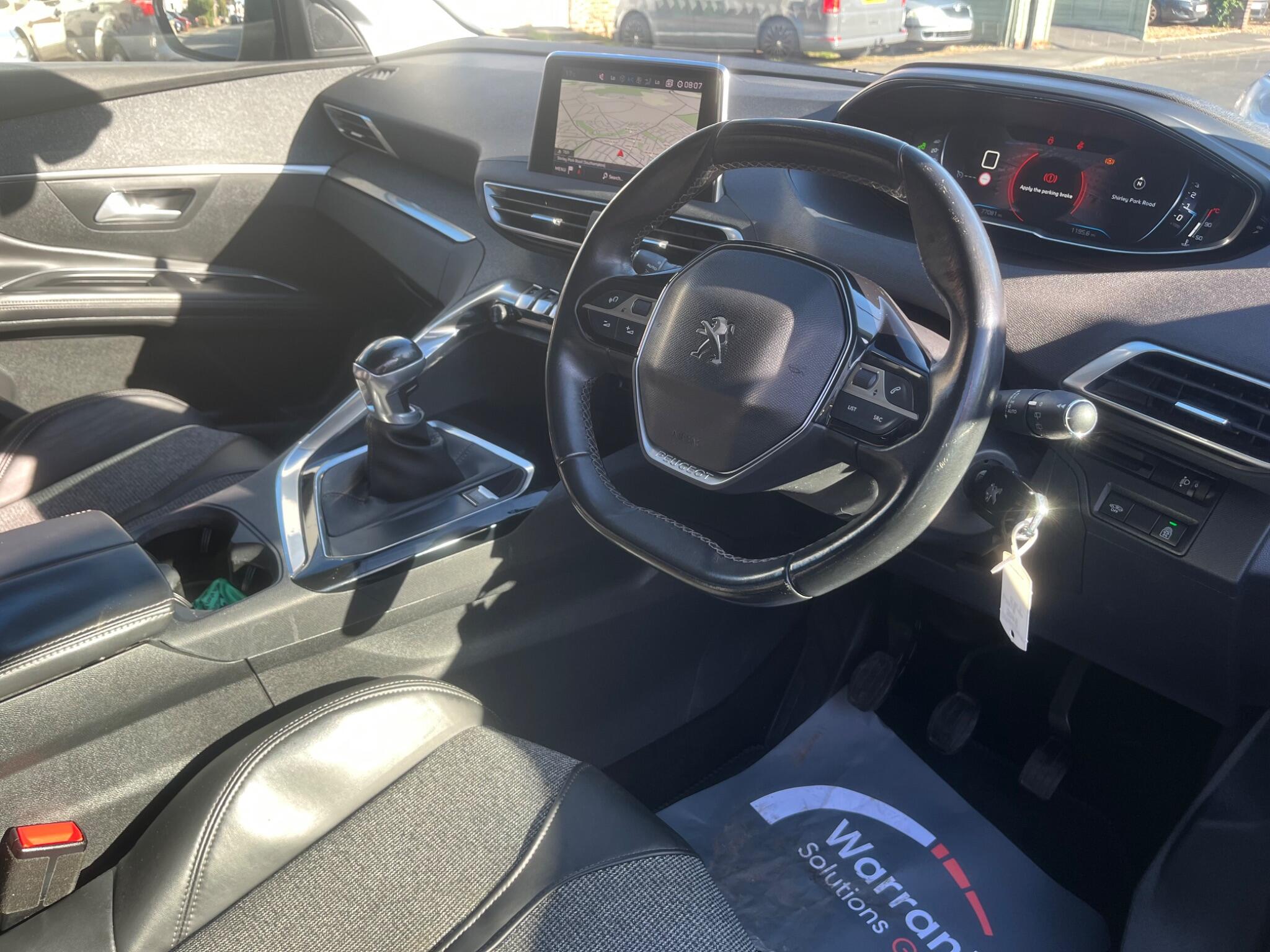 Peugeot 5008 view 10
