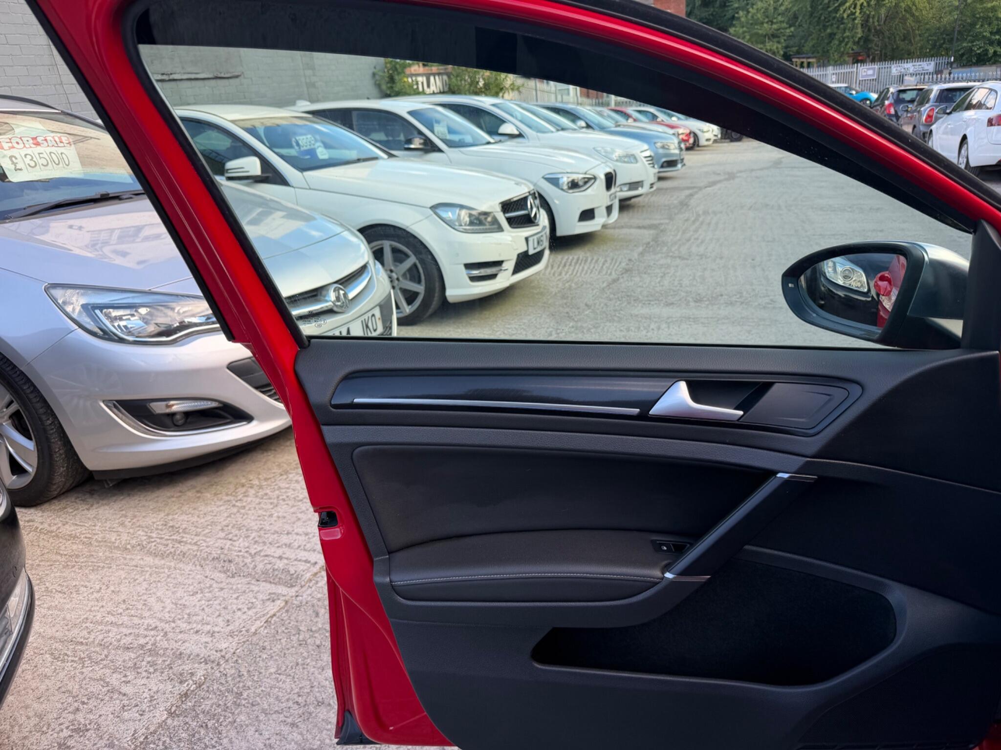Volkswagen Golf view 13