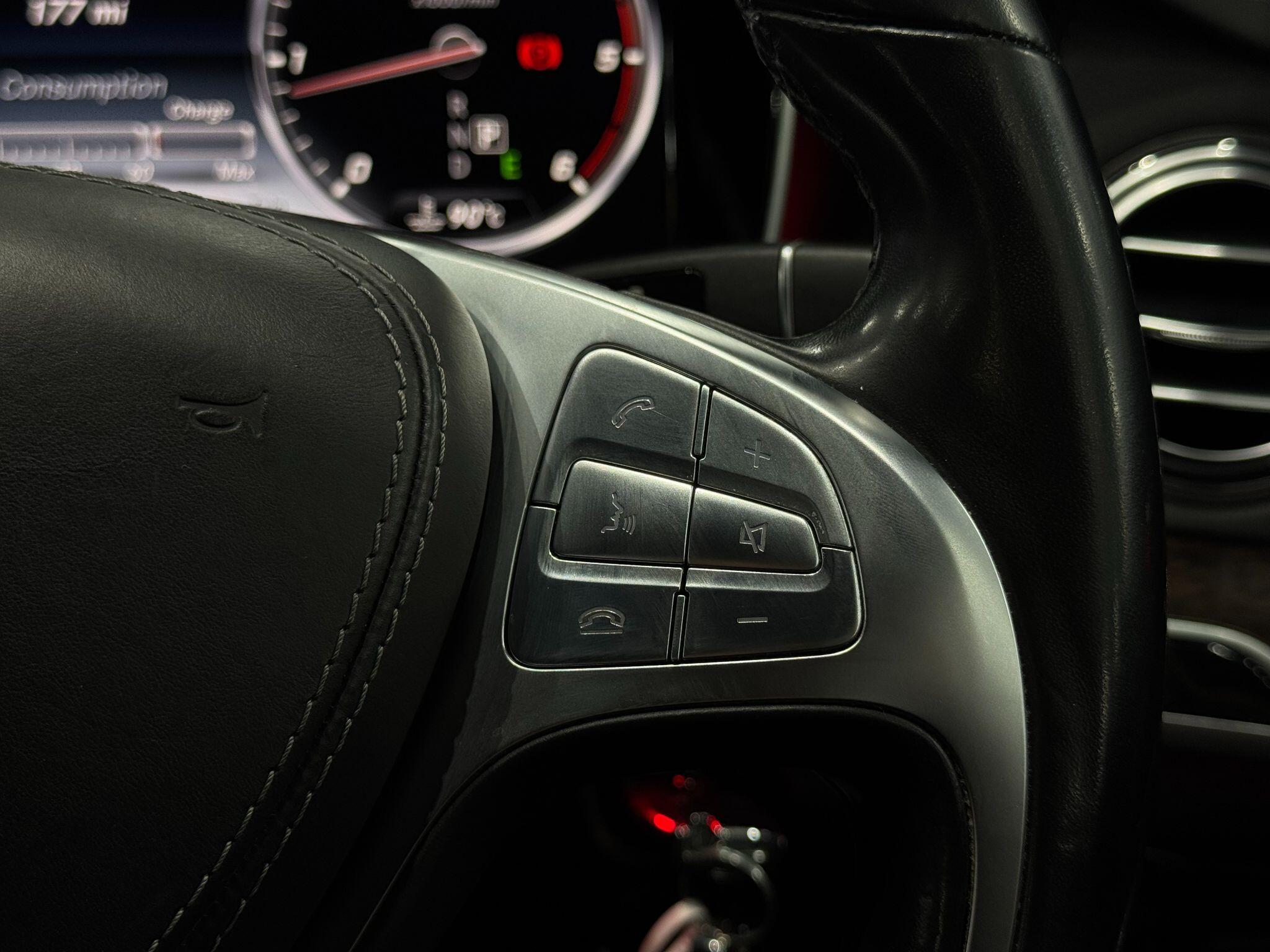 Mercedes-Benz S-Class view 49