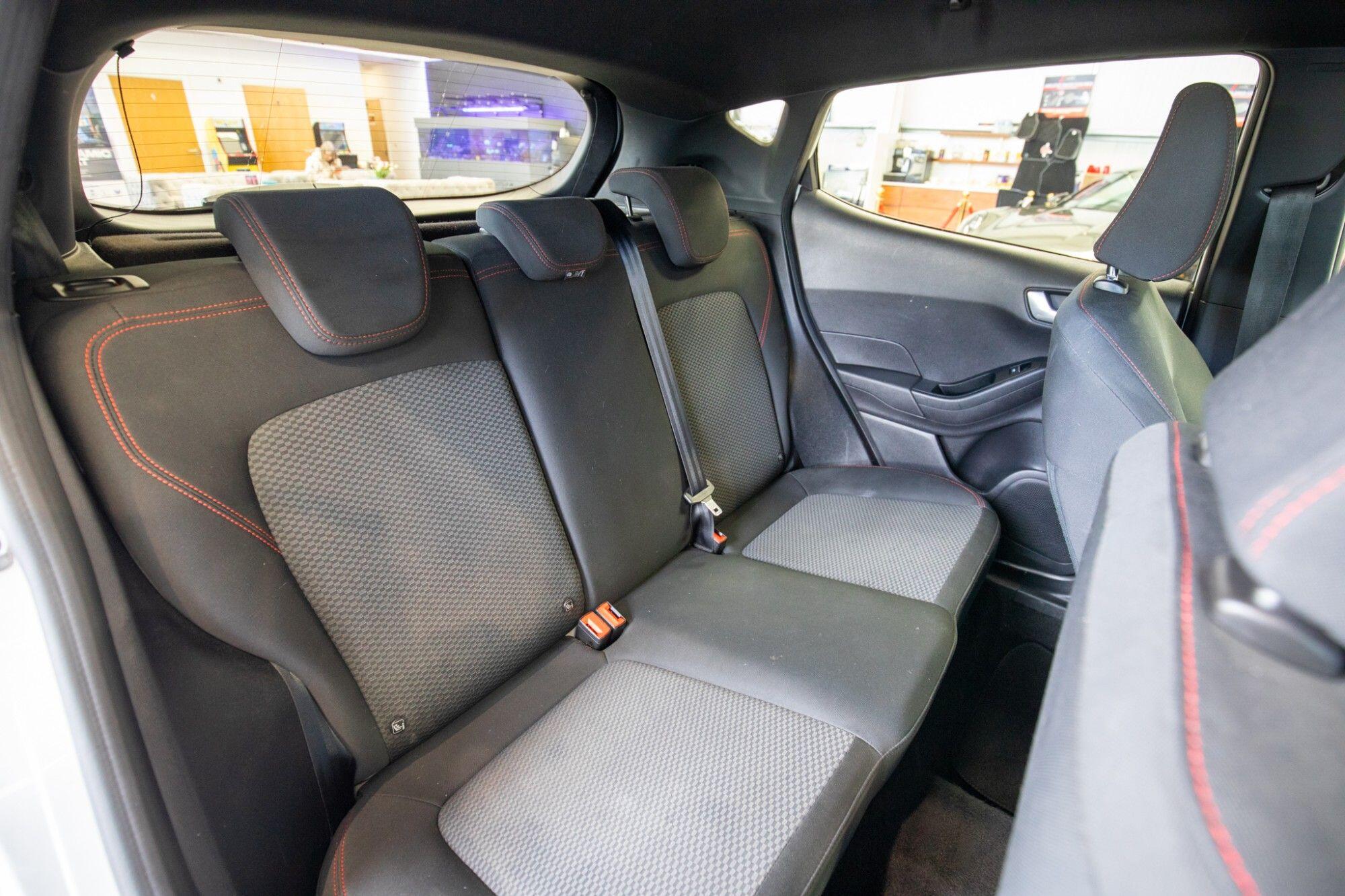Ford Fiesta view 14