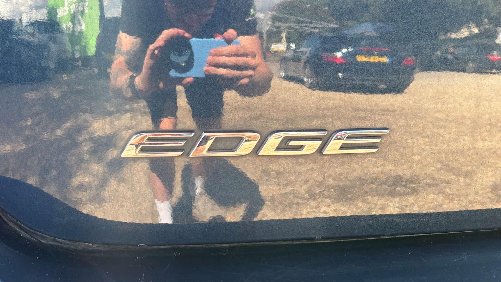 Ford Edge view 58