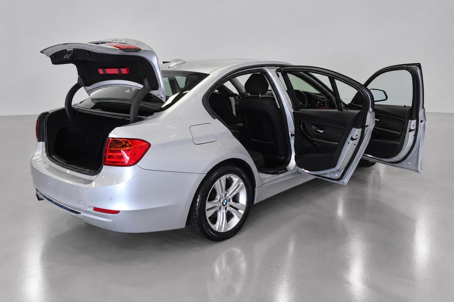 BMW 3 Series view 19