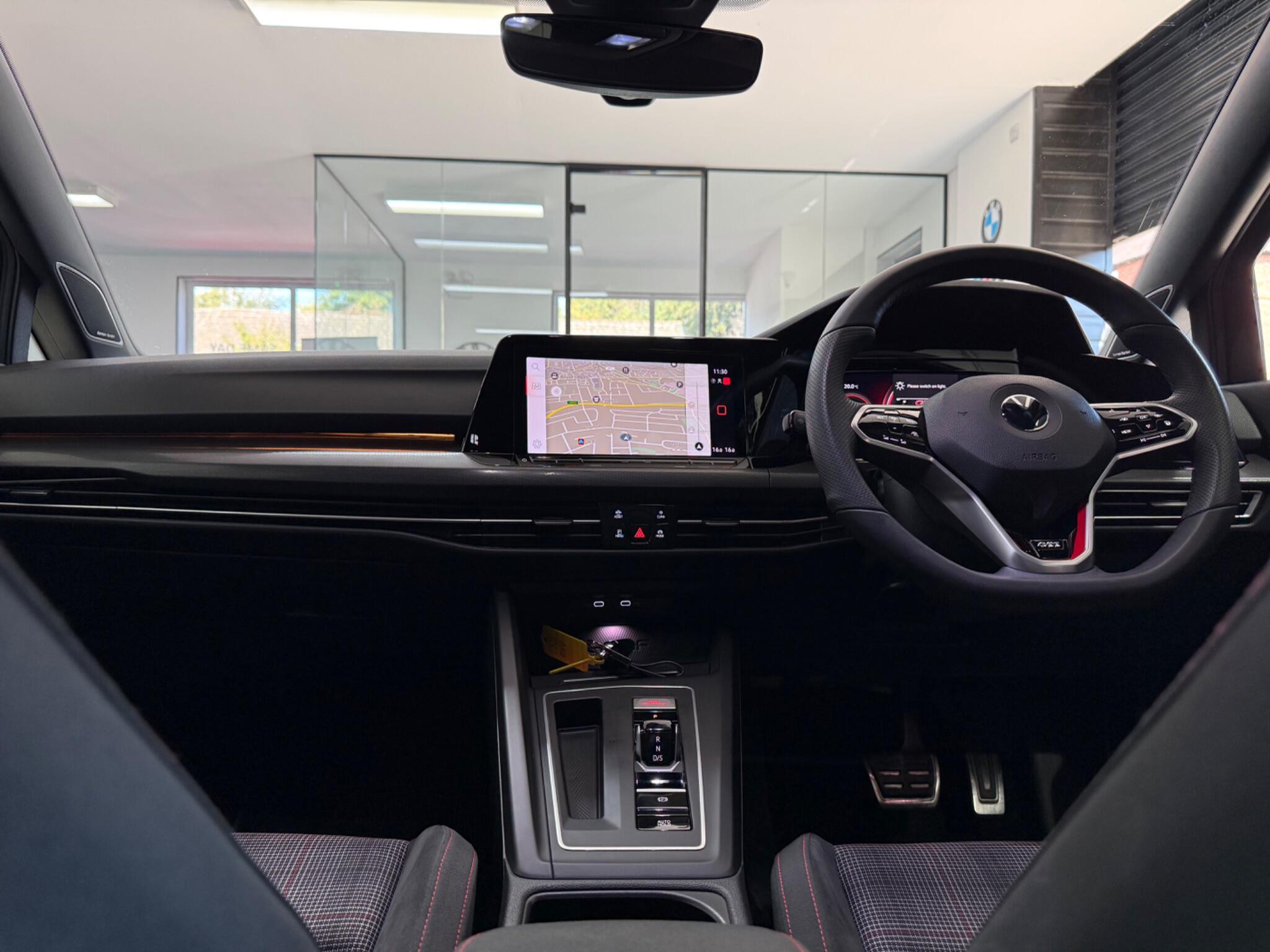 Volkswagen Golf view 9