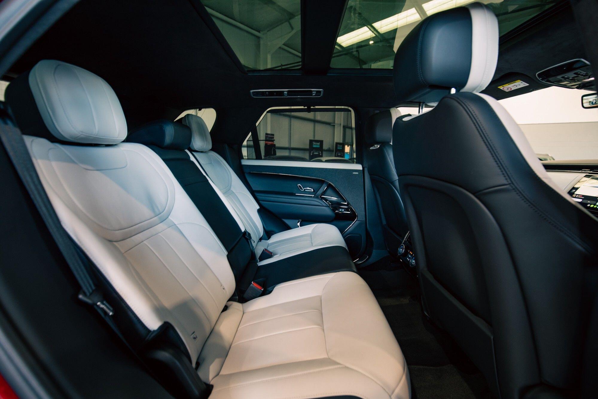 Land Rover Range Rover Sport view 13