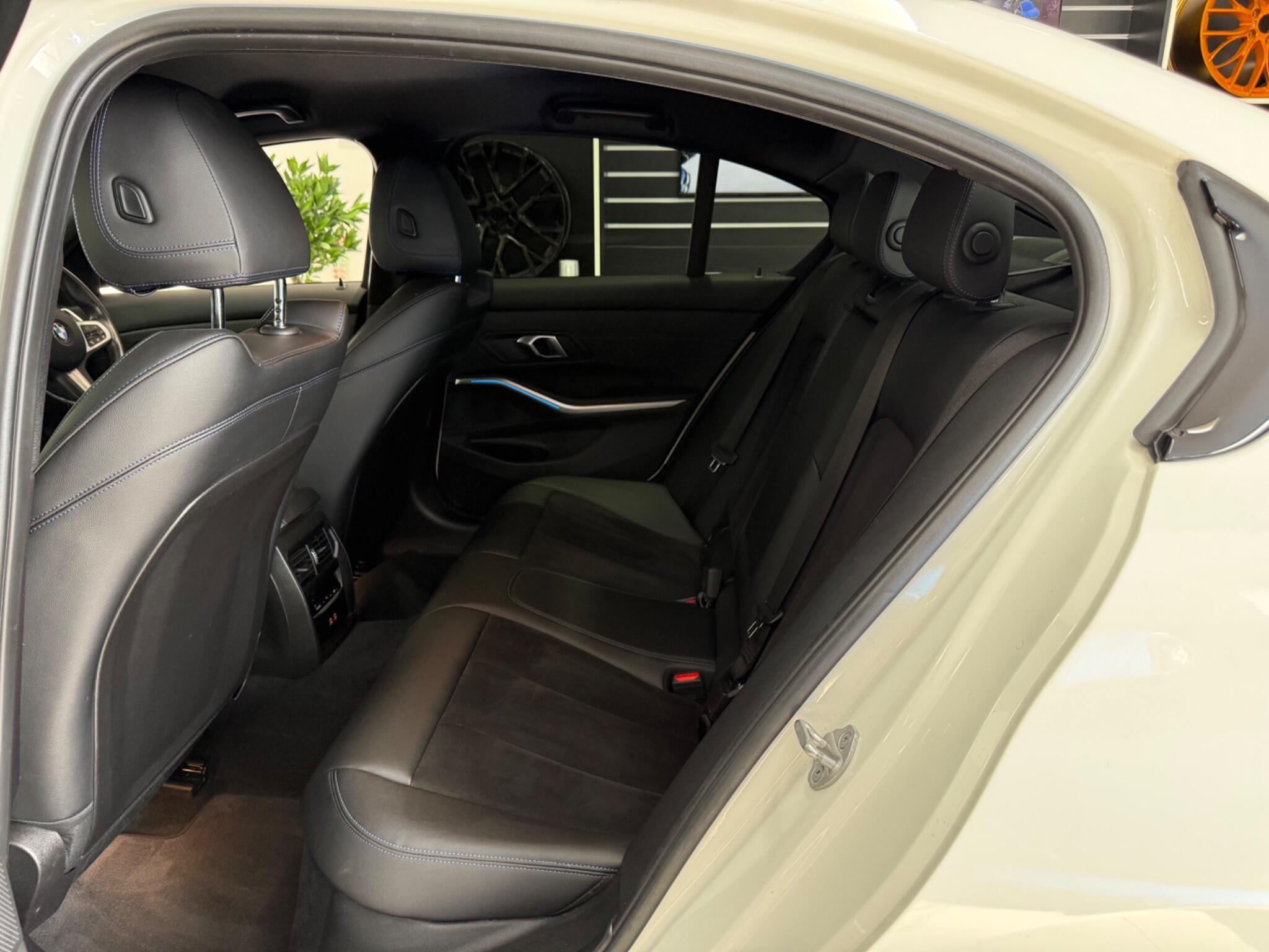 BMW 3 Series view 39