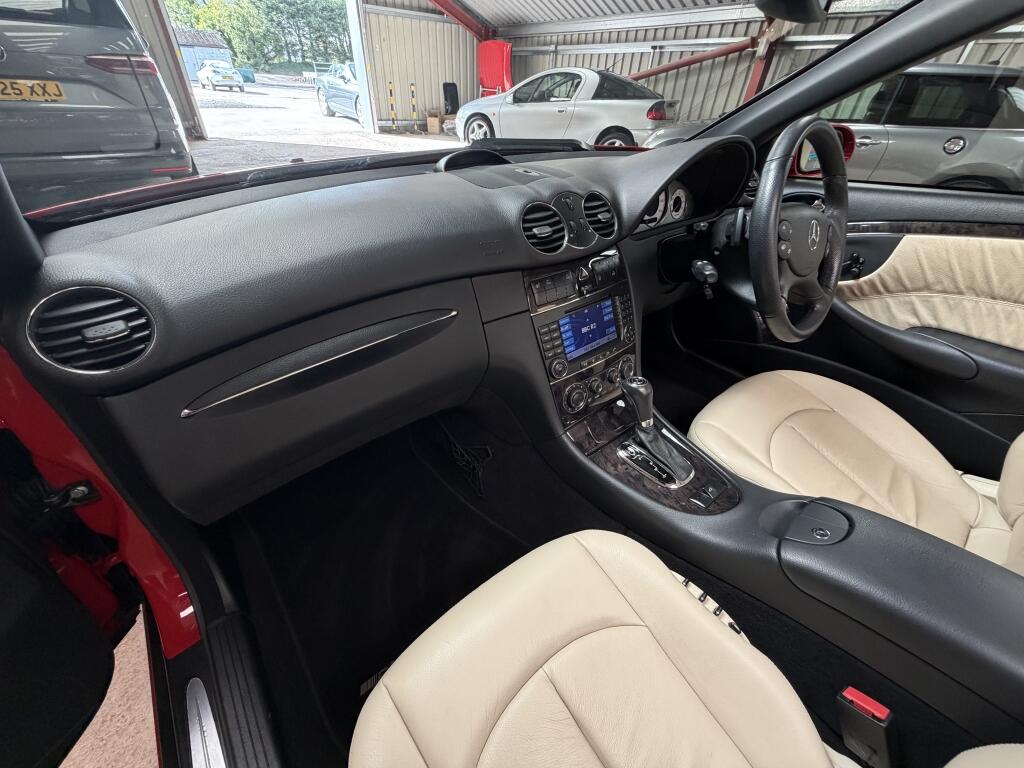 Mercedes-Benz CLK view 19