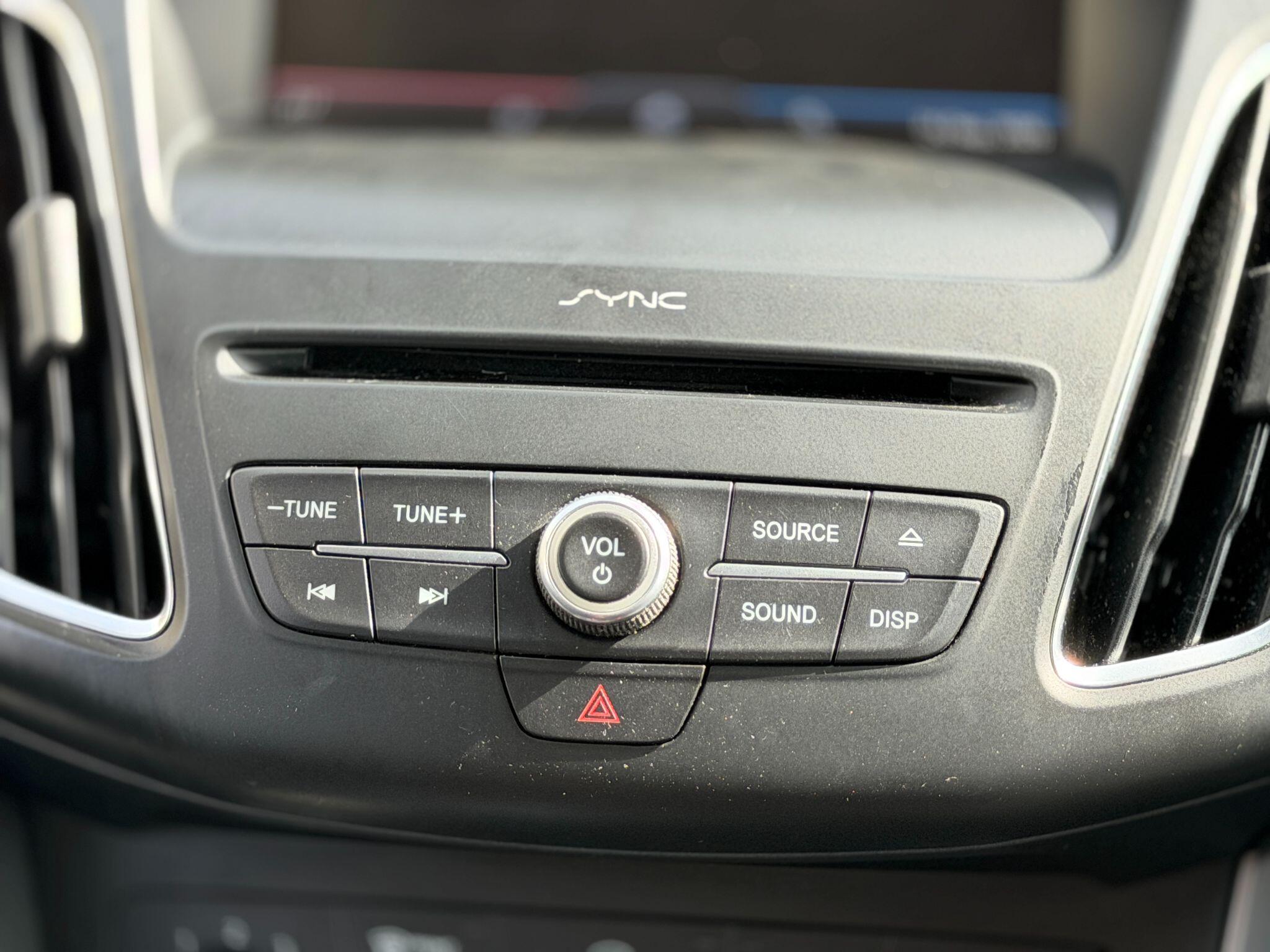 Ford Focus view 34