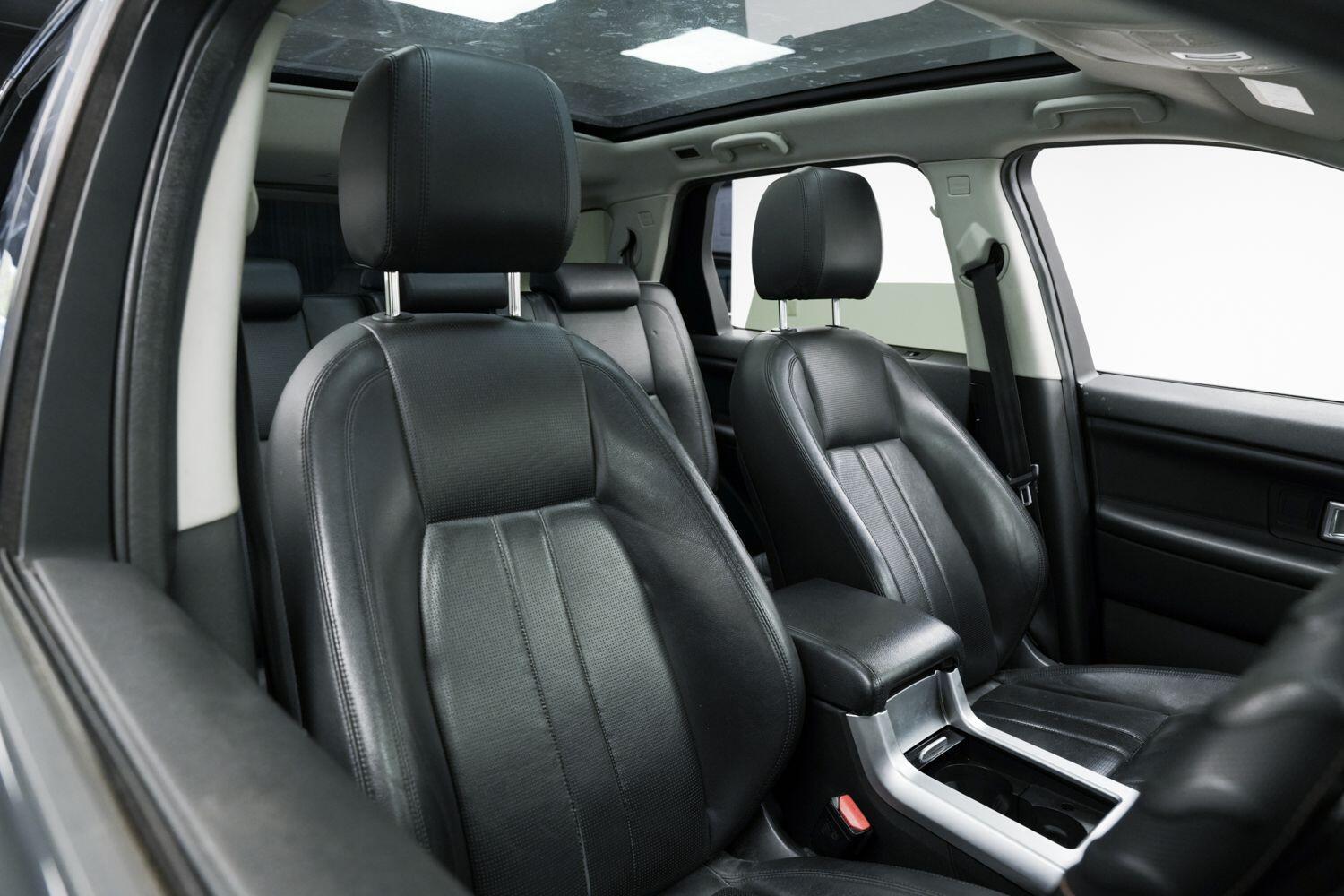 Land Rover Discovery Sport view 11