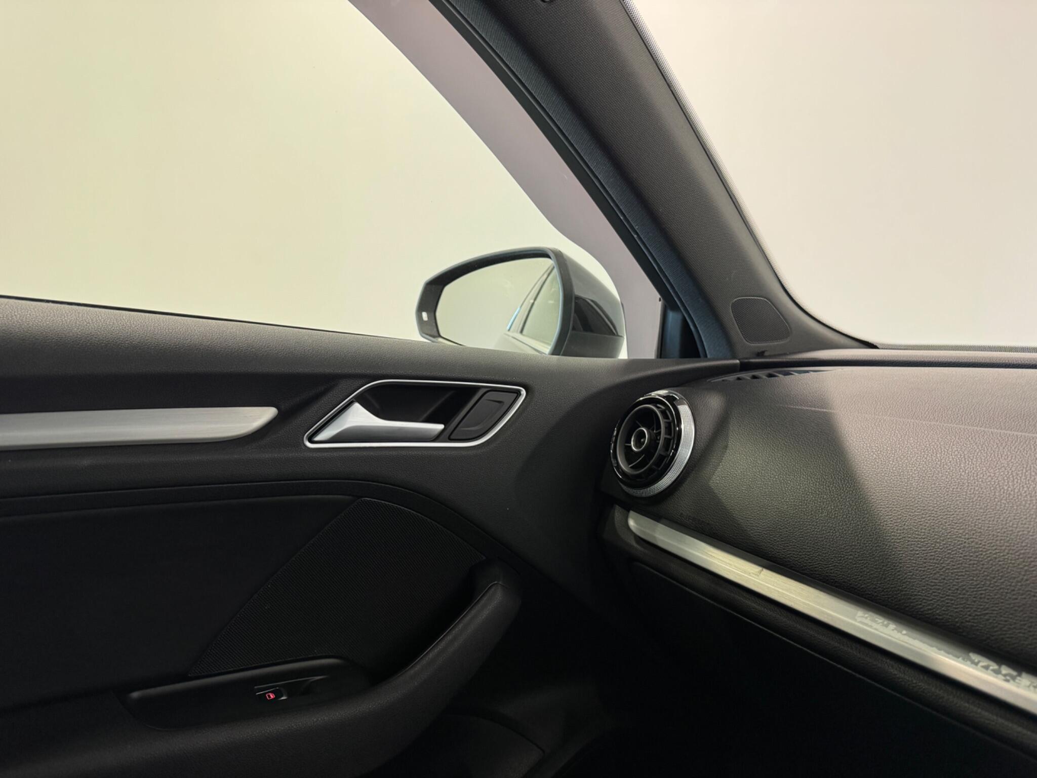 Audi A3 view 24