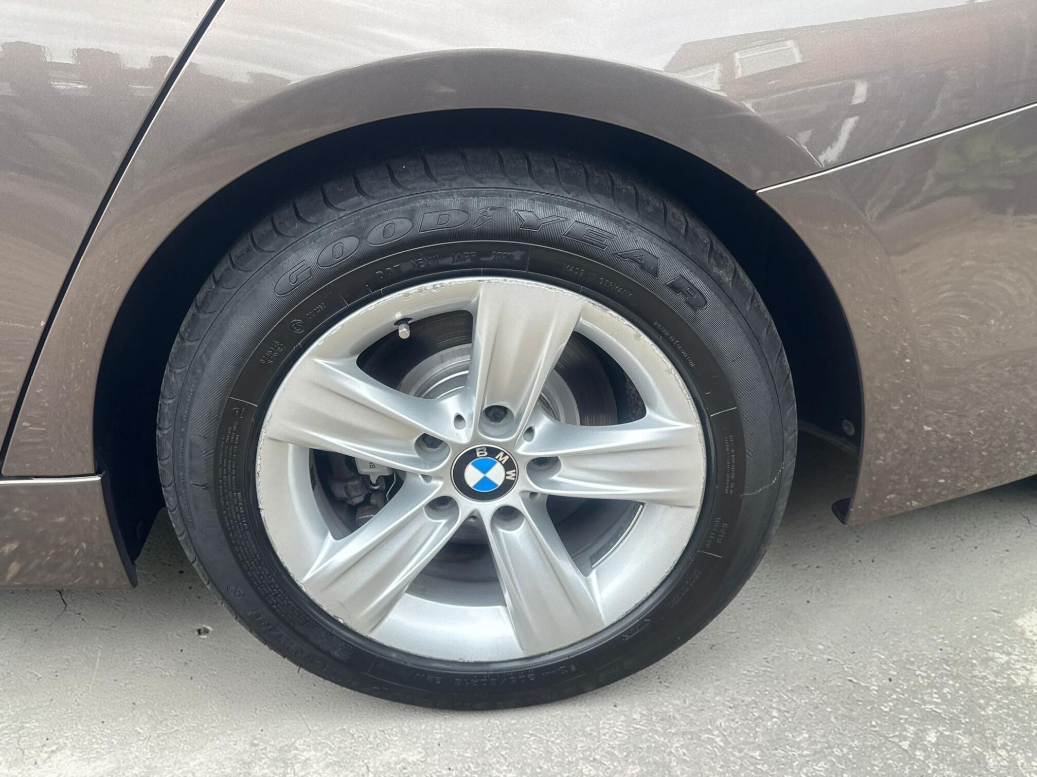 BMW 3 Series view 27