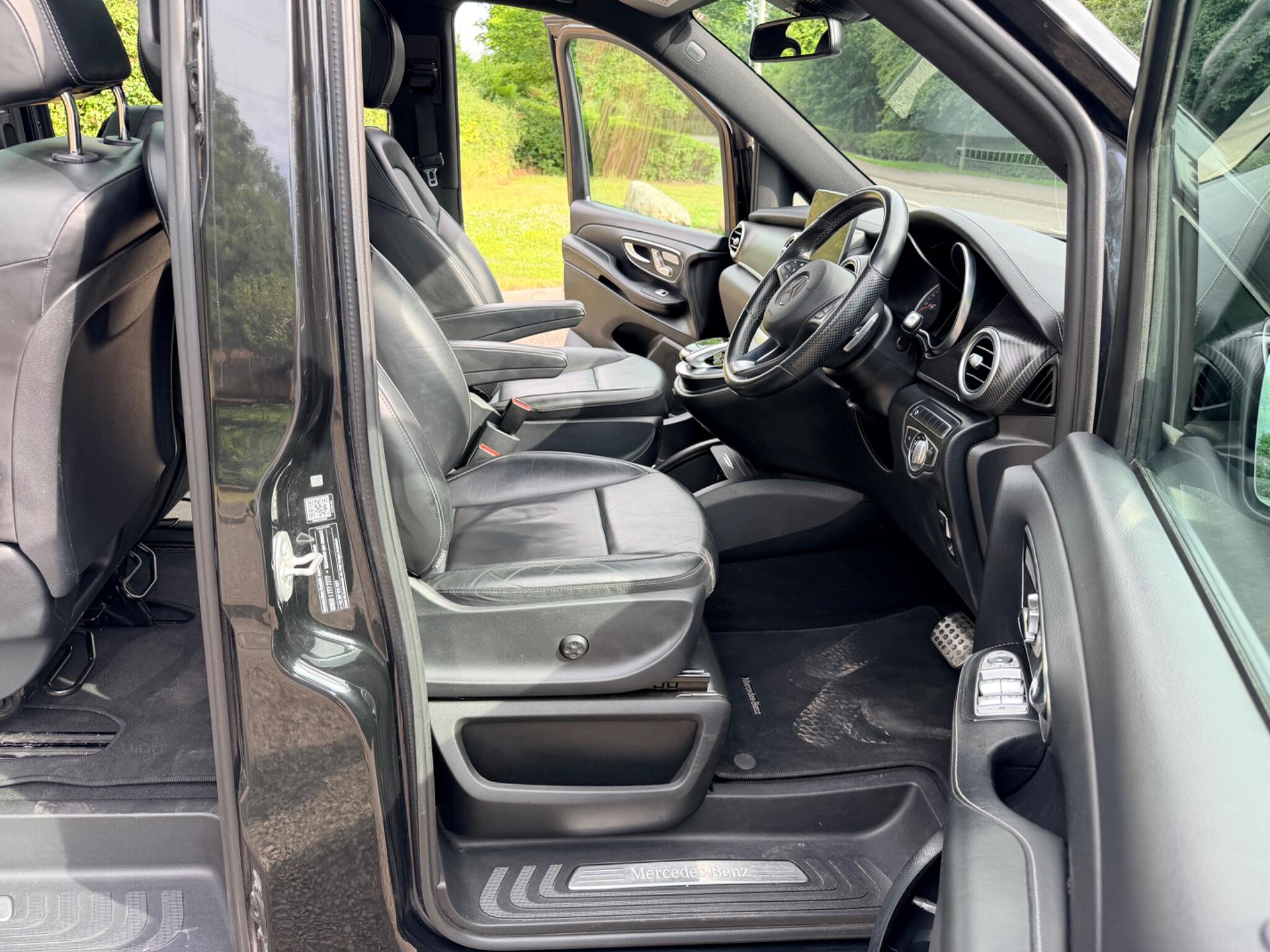 Mercedes-Benz V-Class view 15