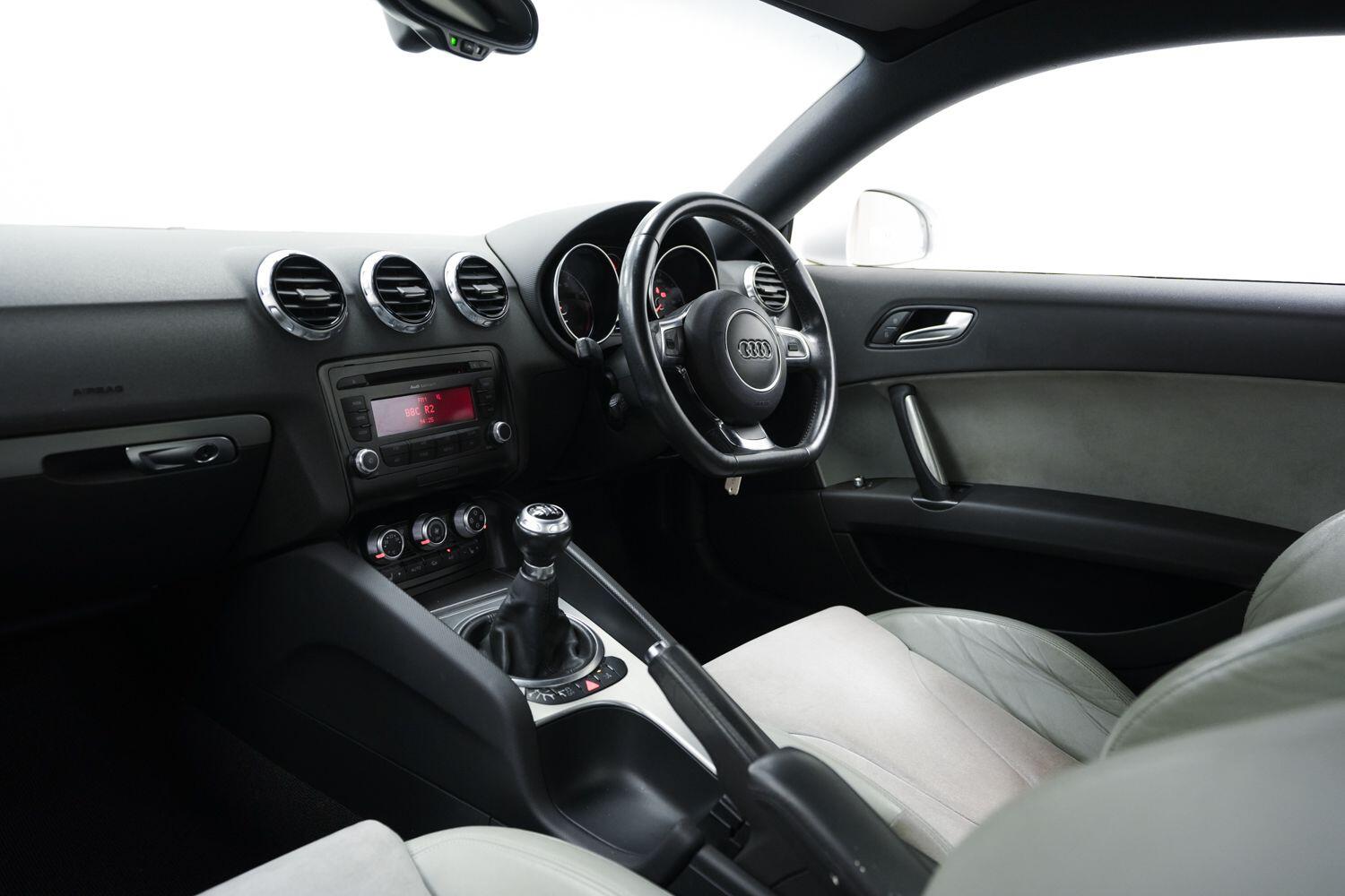 Audi TT view 18