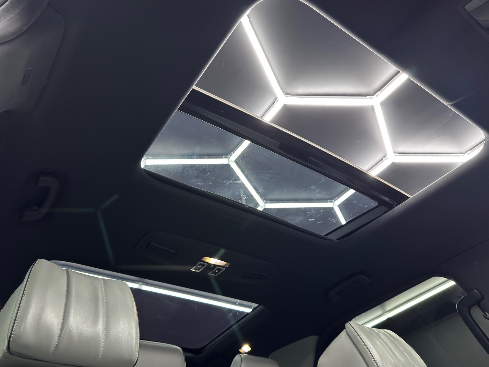 Land Rover Discovery view 43