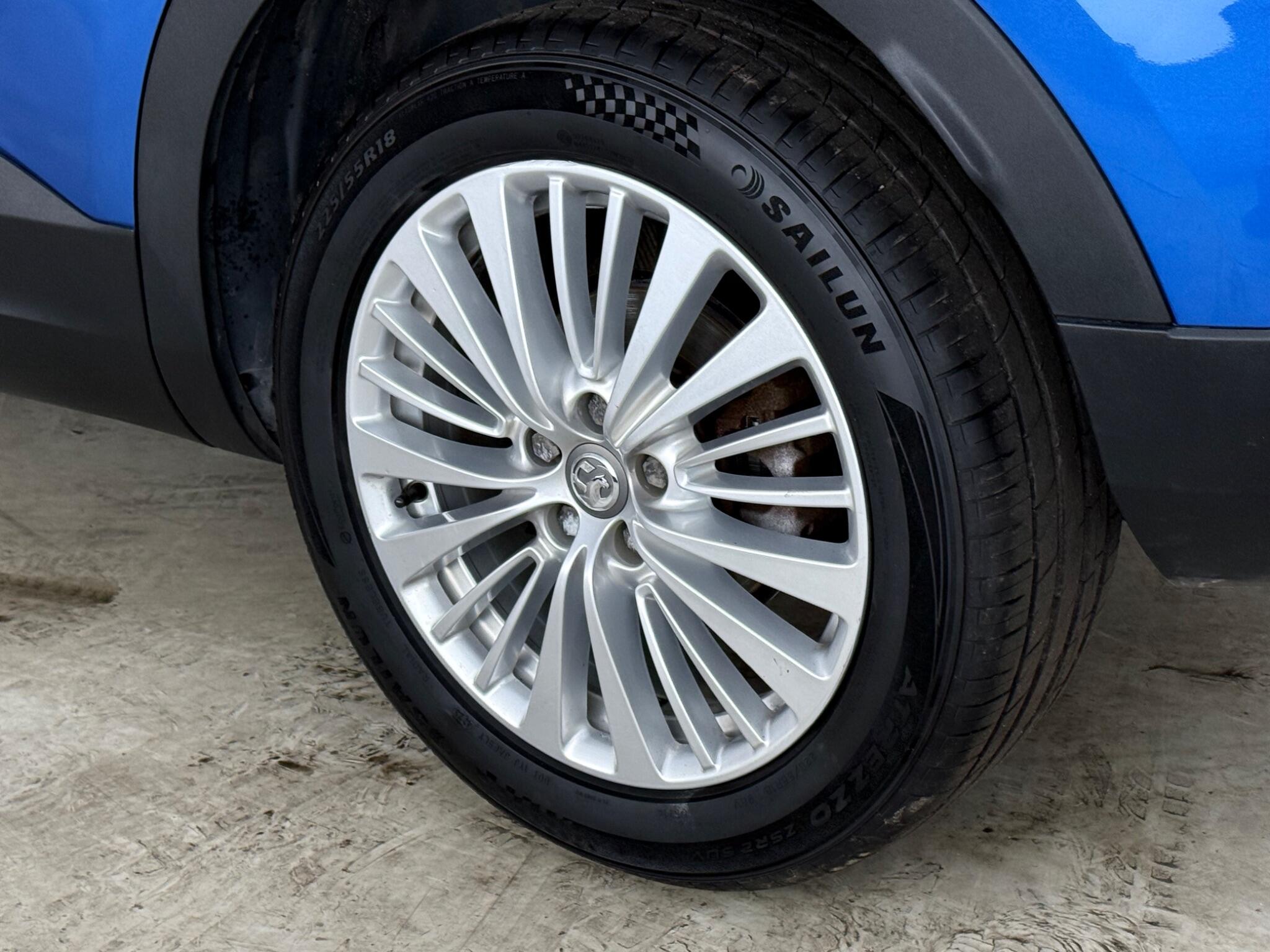 Vauxhall Grandland X view 9