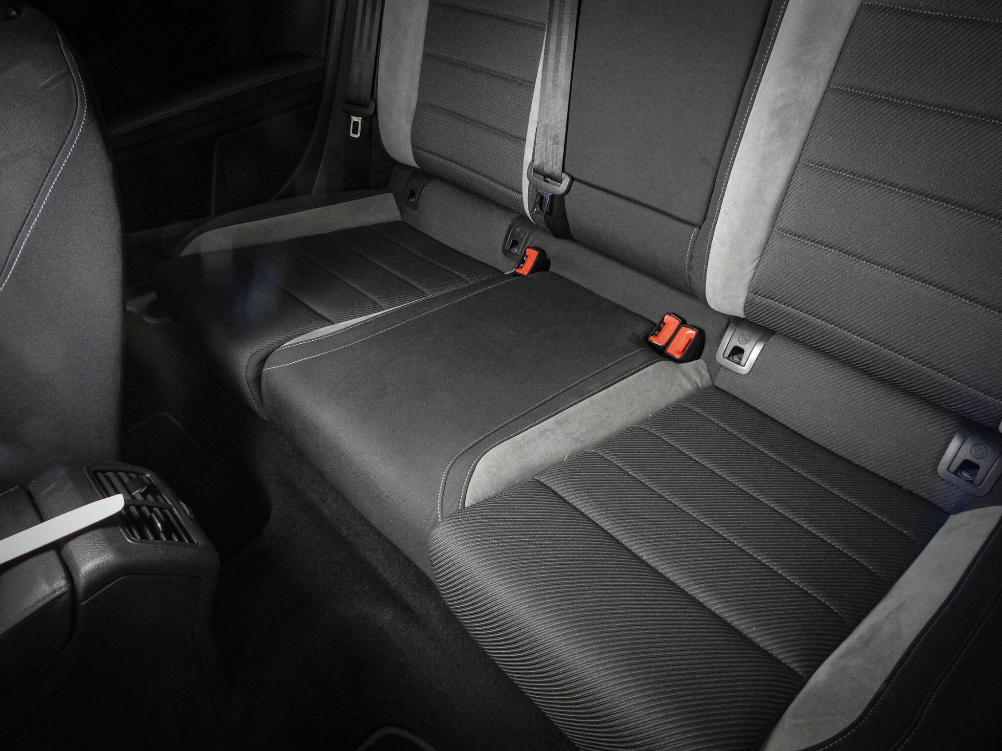 Volkswagen Golf view 43