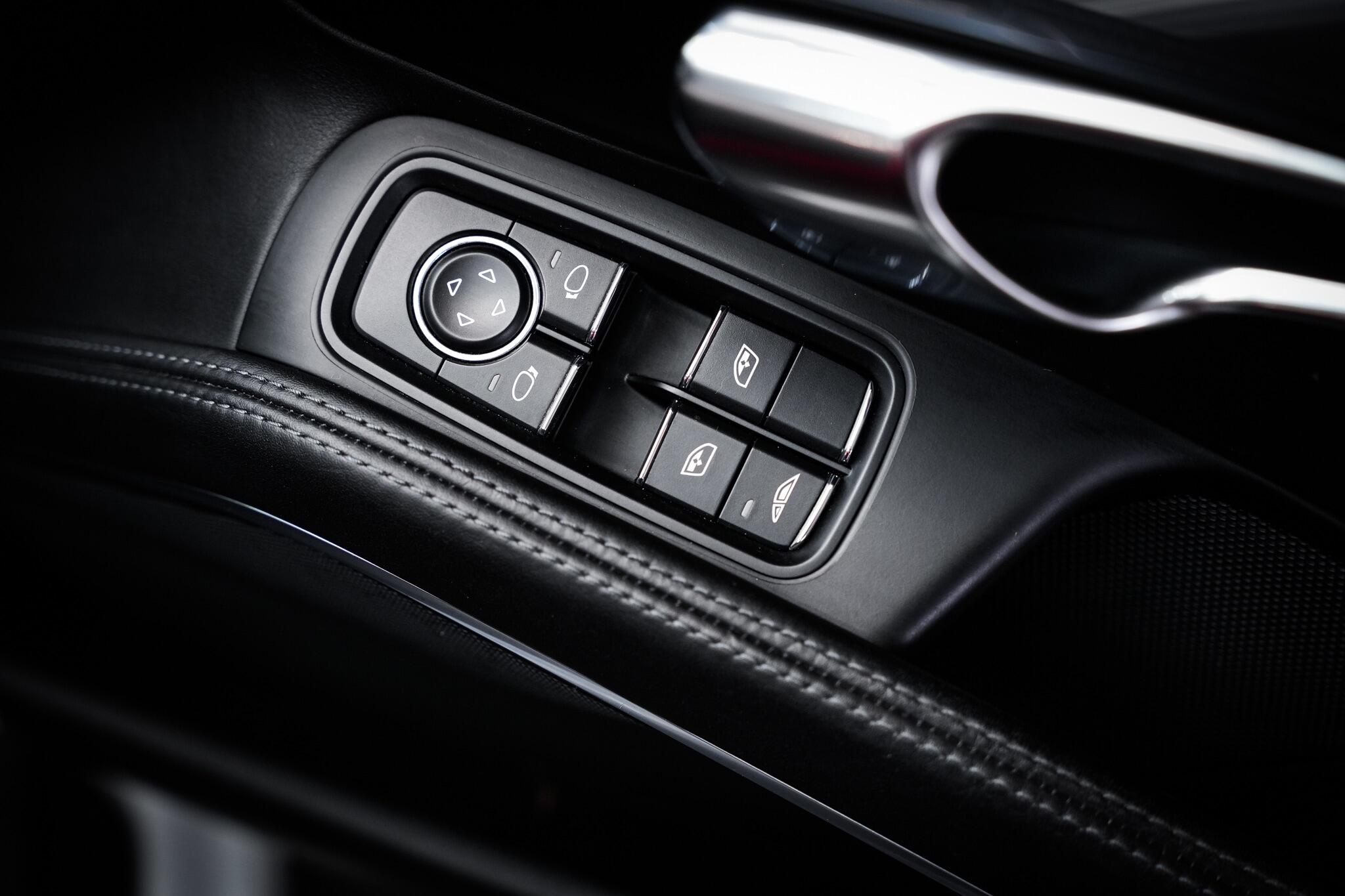 Porsche 911 view 60