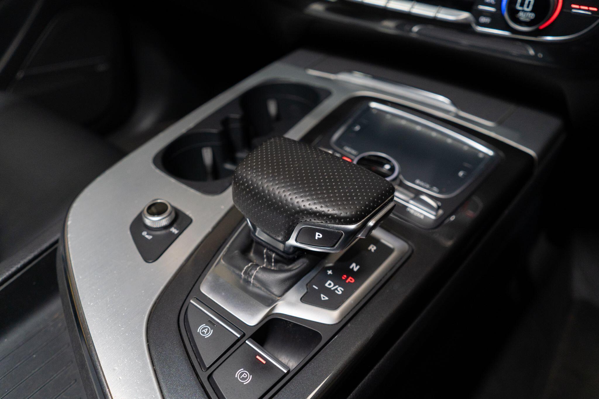 Audi Q7 view 28