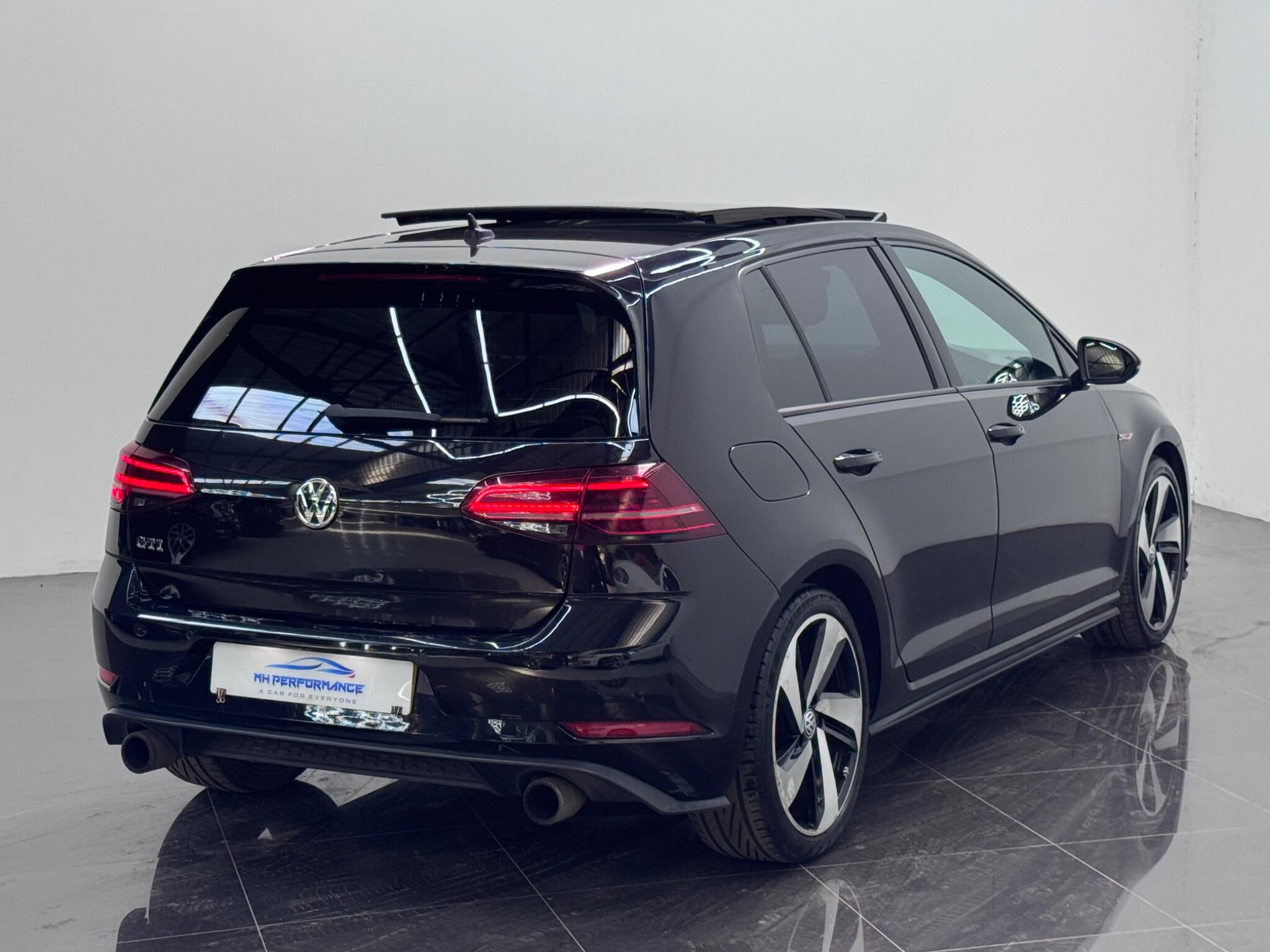 Volkswagen Golf view 61