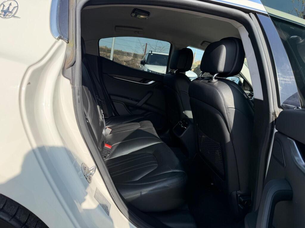 Maserati Ghibli view 16