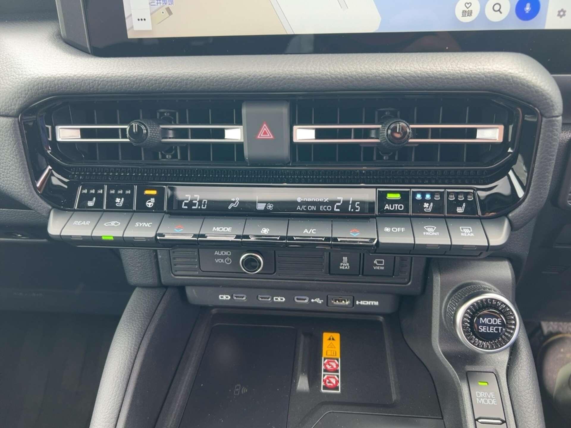 Toyota Land Cruiser view 28