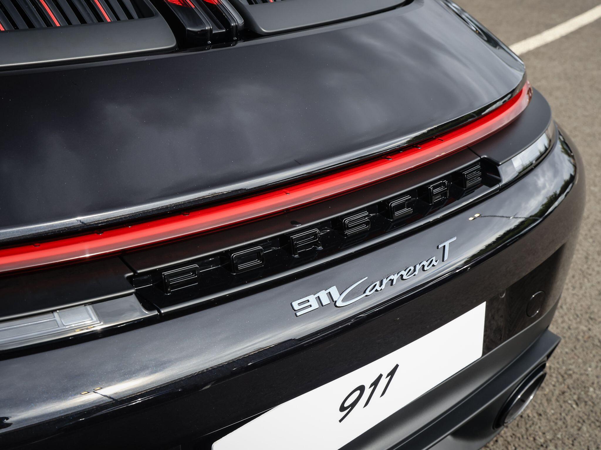 Porsche 911 view 30