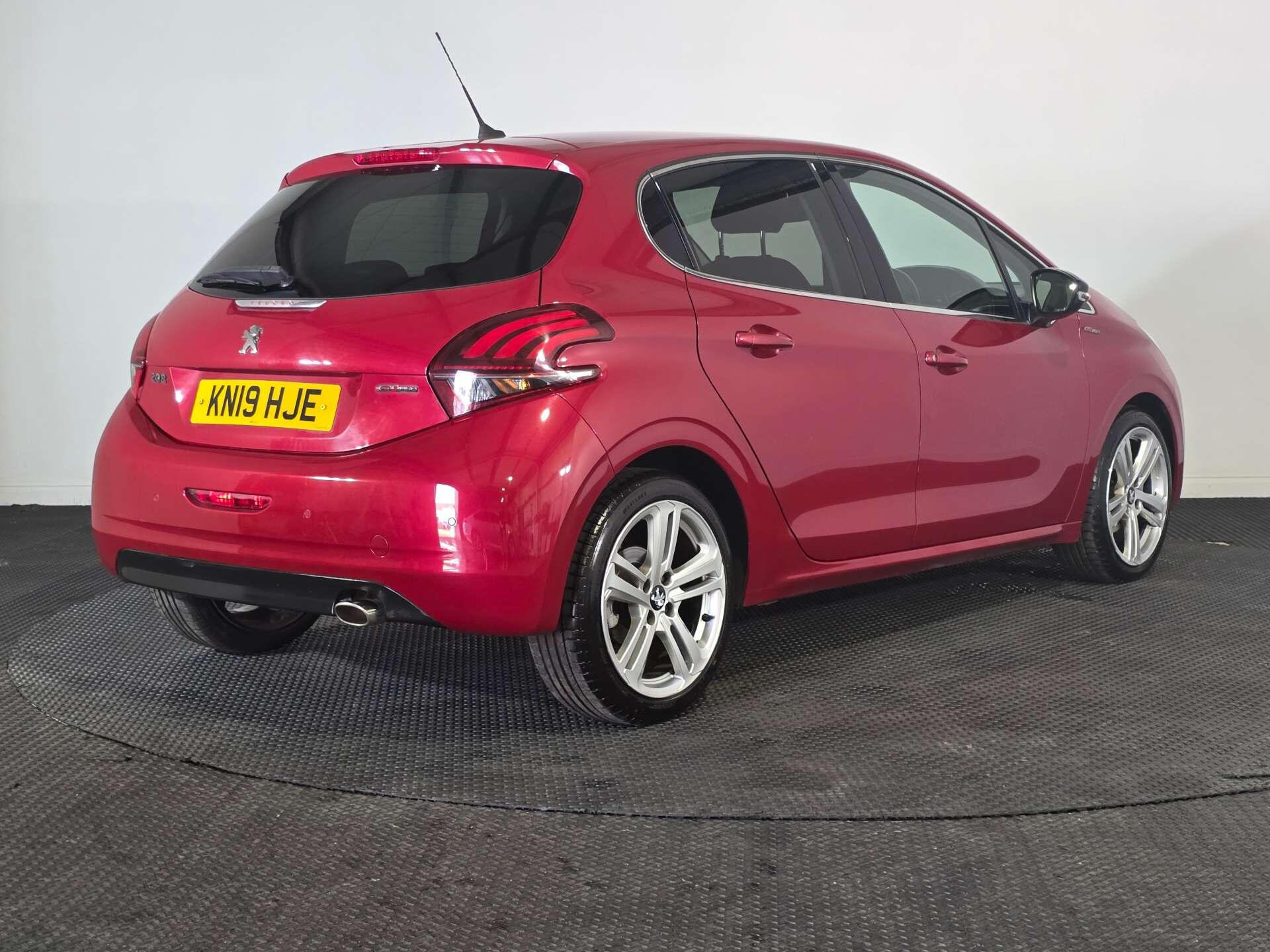 Peugeot 208 view 7