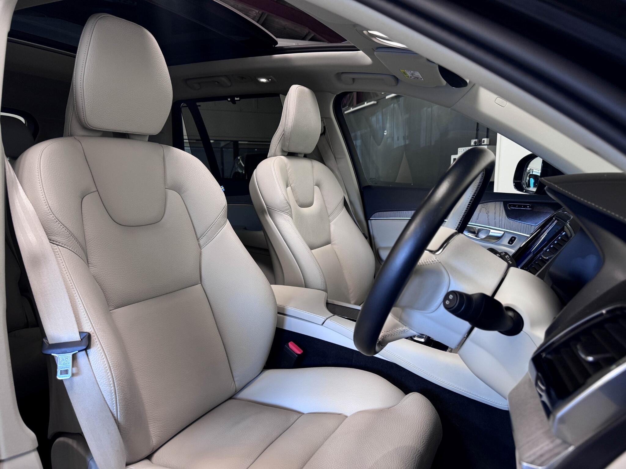 Volvo XC90 view 39