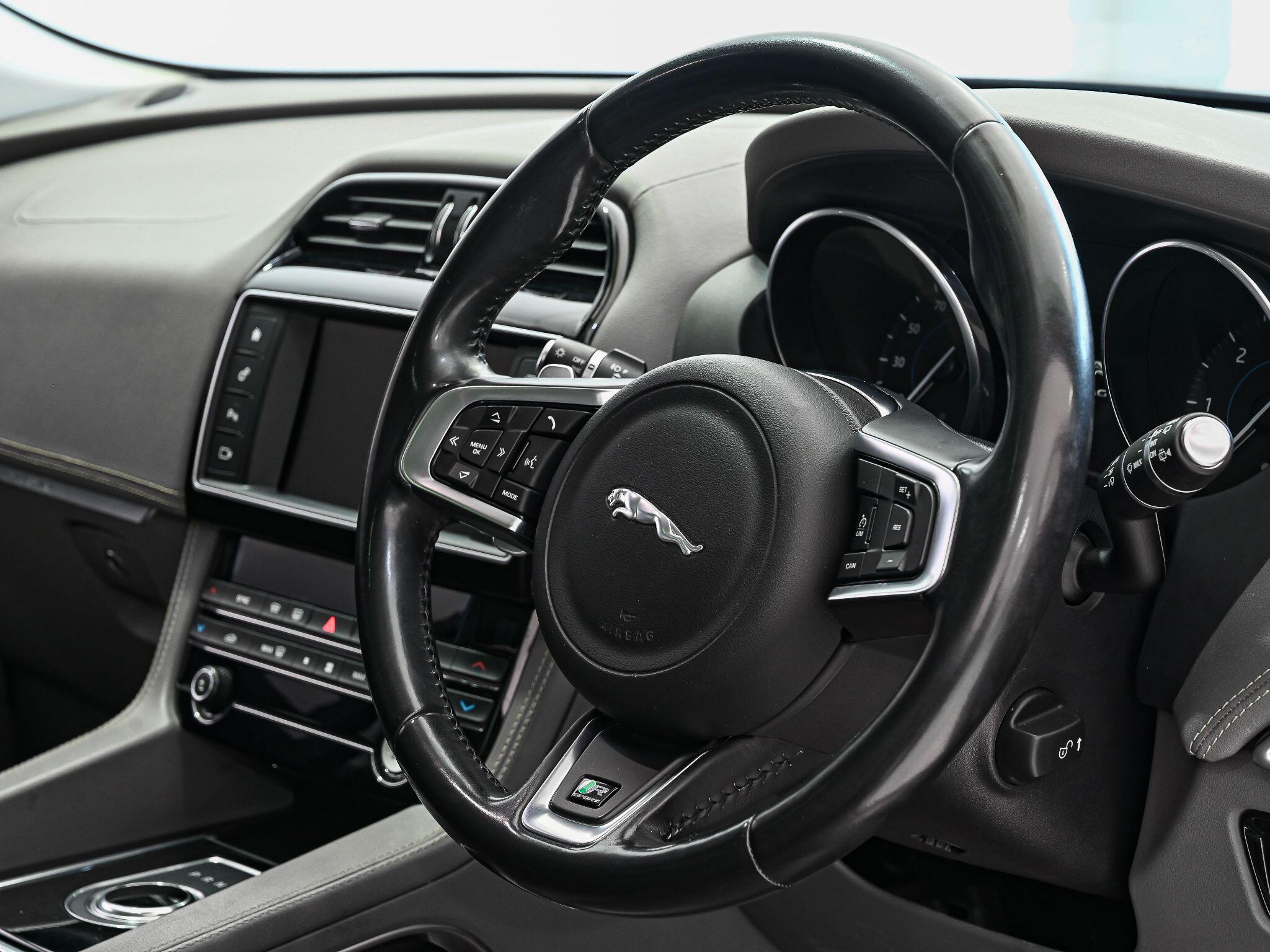 Jaguar F-Pace view 8