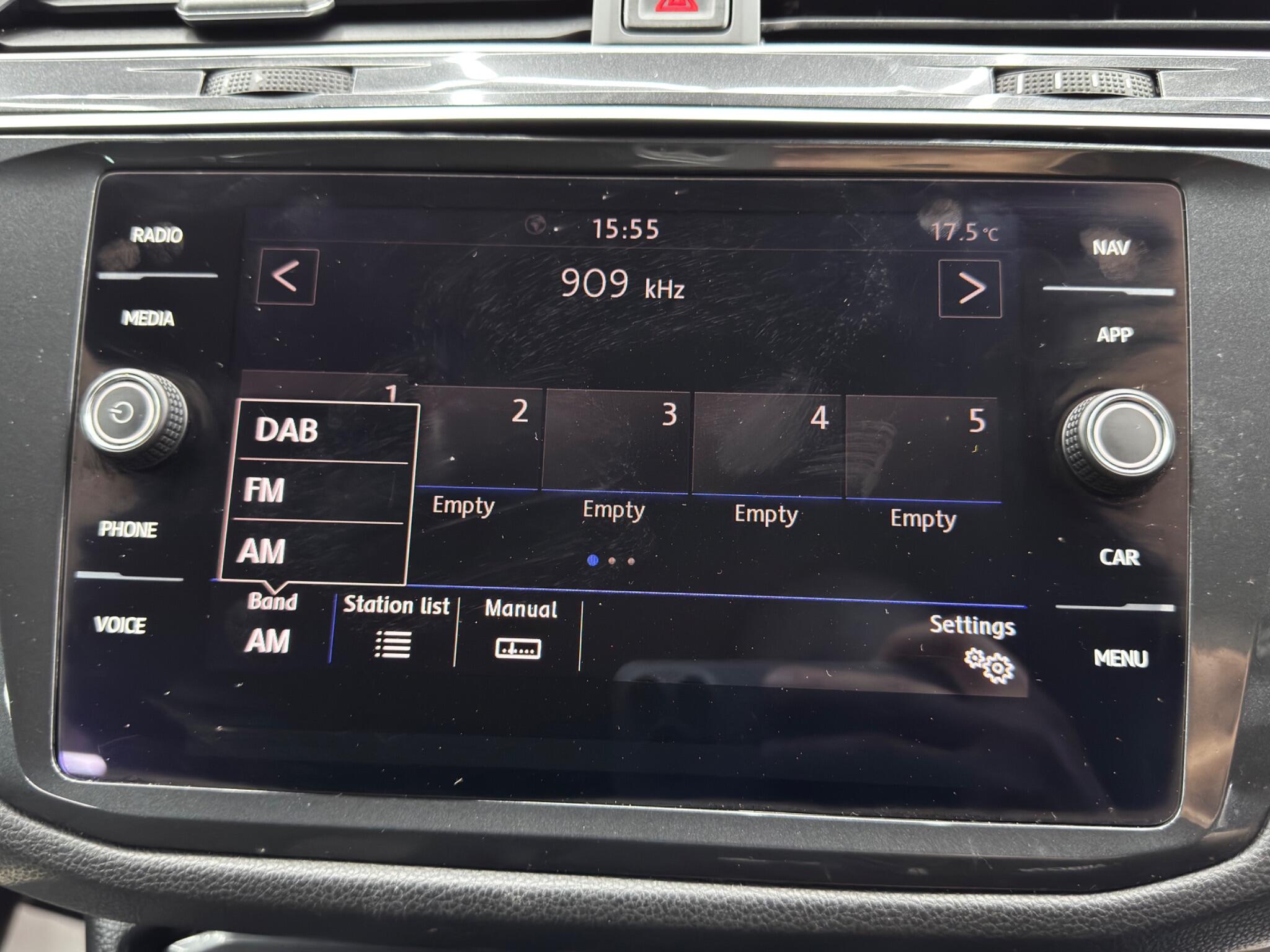 Volkswagen Tiguan view 32