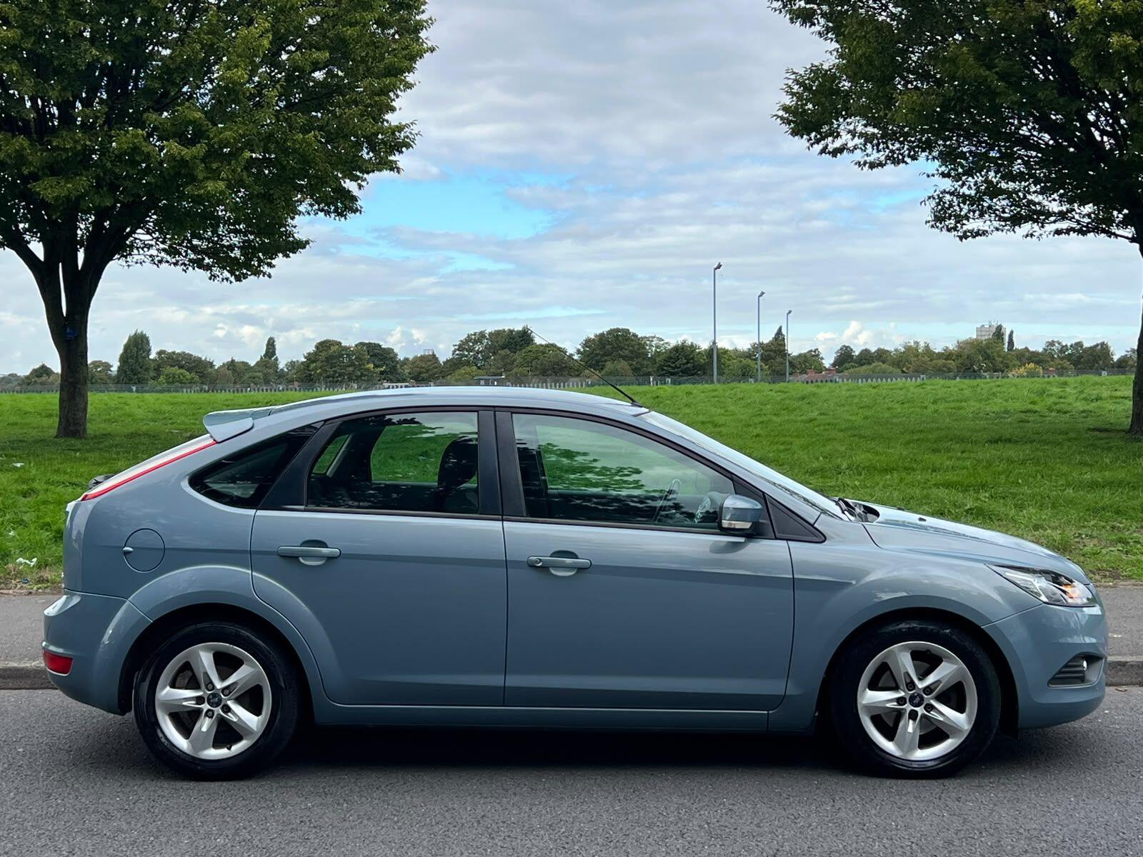 Ford Focus view 9