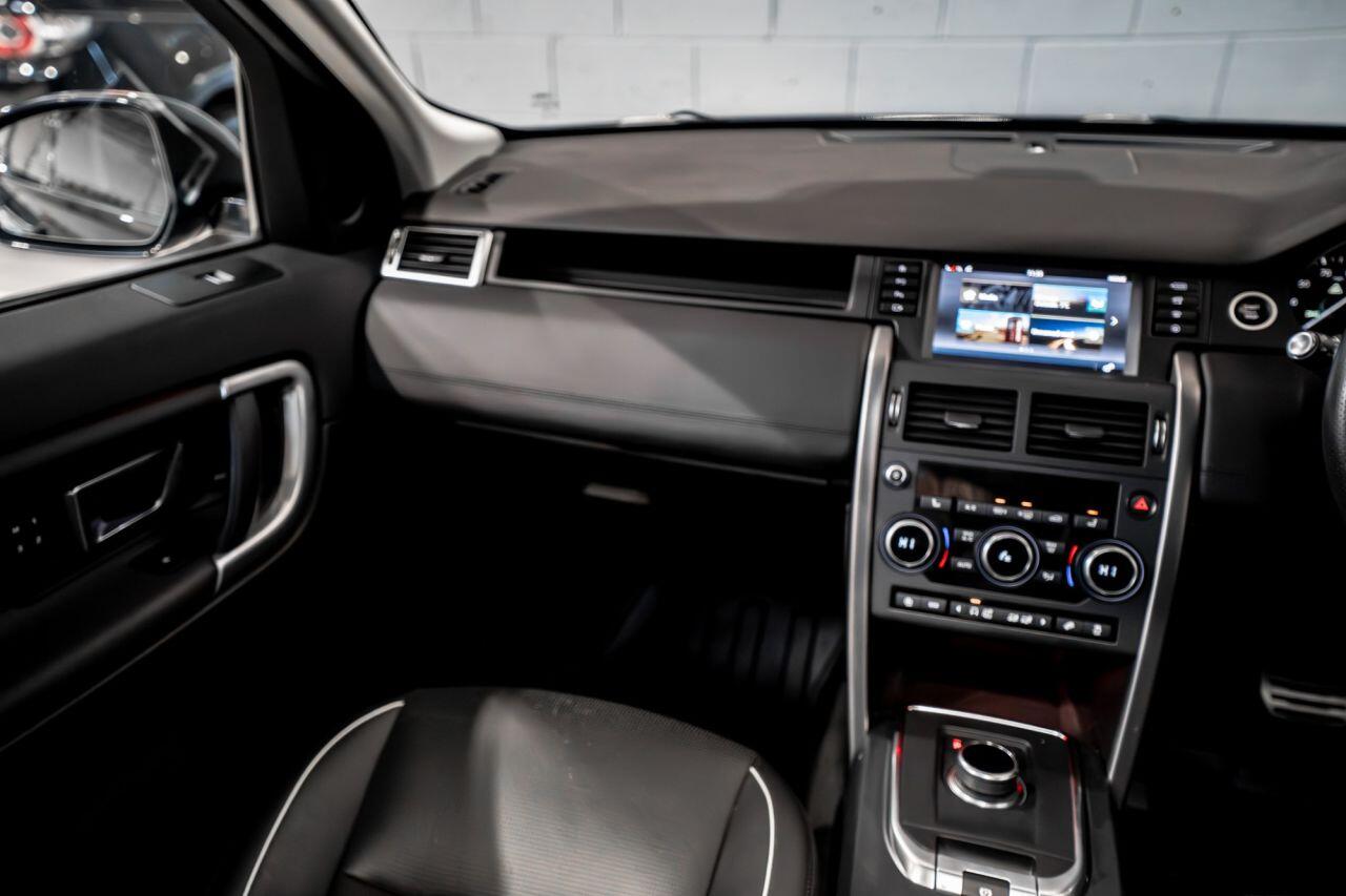 Land Rover Discovery Sport view 26