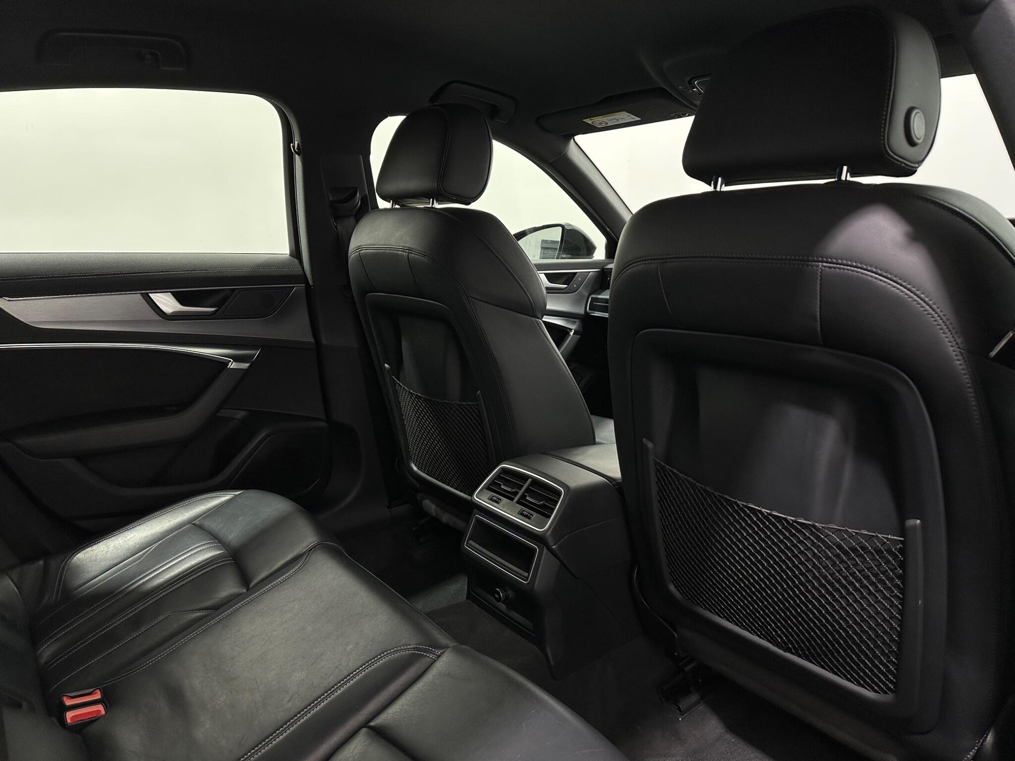 Audi A6 view 42
