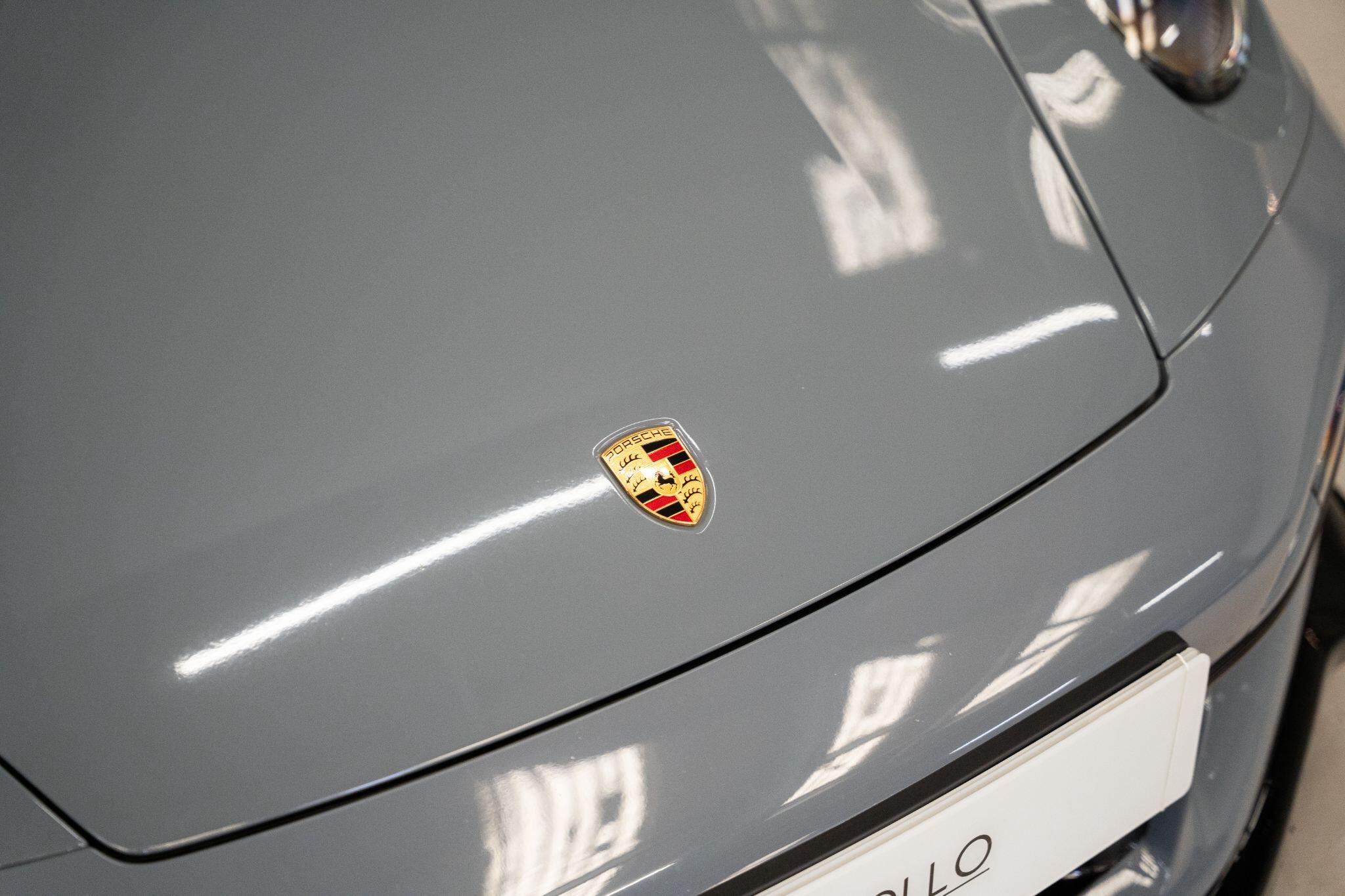 Porsche 911 view 55