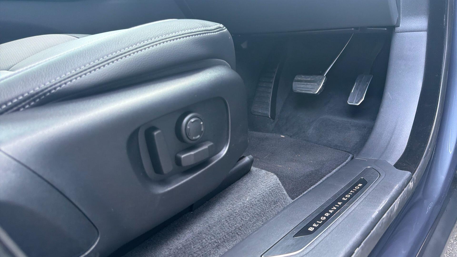 Land Rover Range Rover Velar view 37