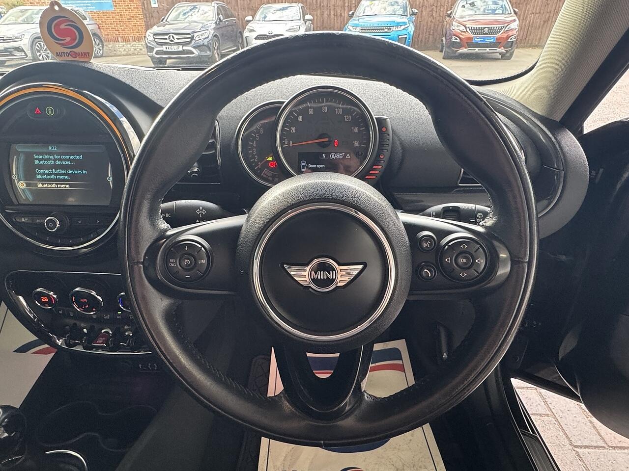 Mini Clubman view 22