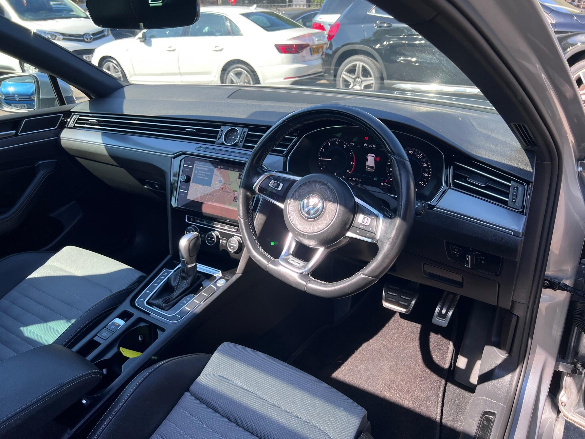 Volkswagen Passat view 18