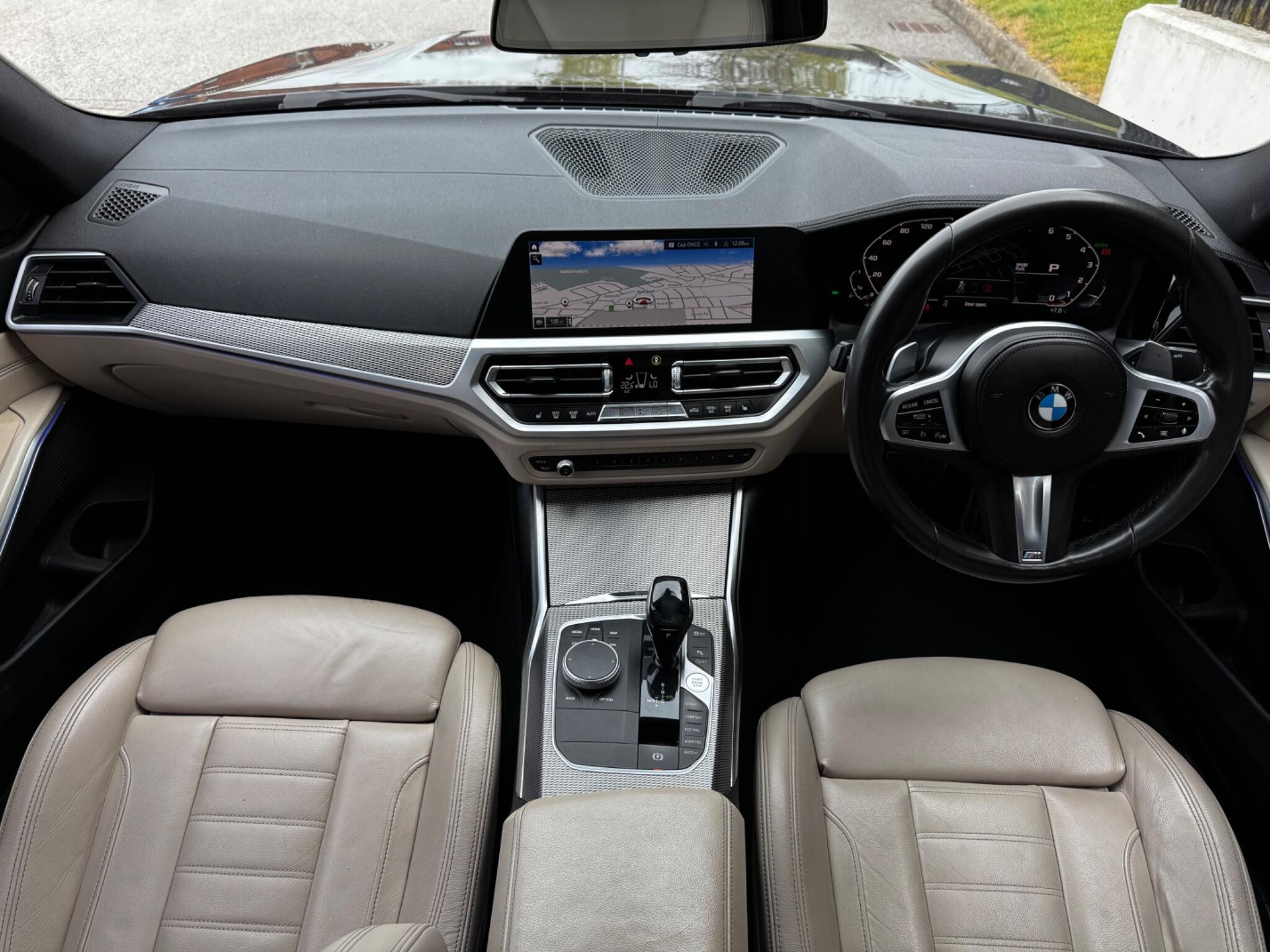BMW 3 Series view 23