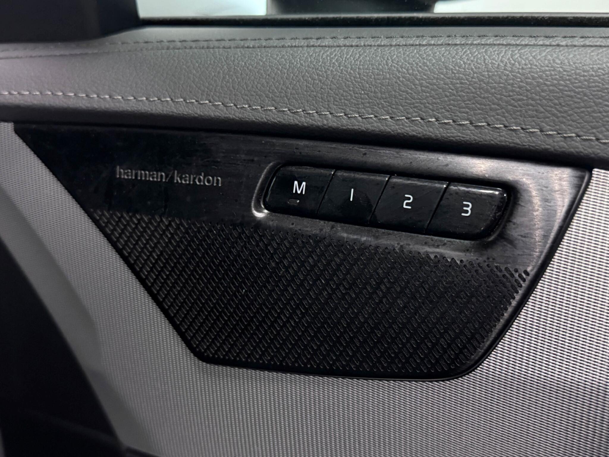 Volvo XC90 view 30