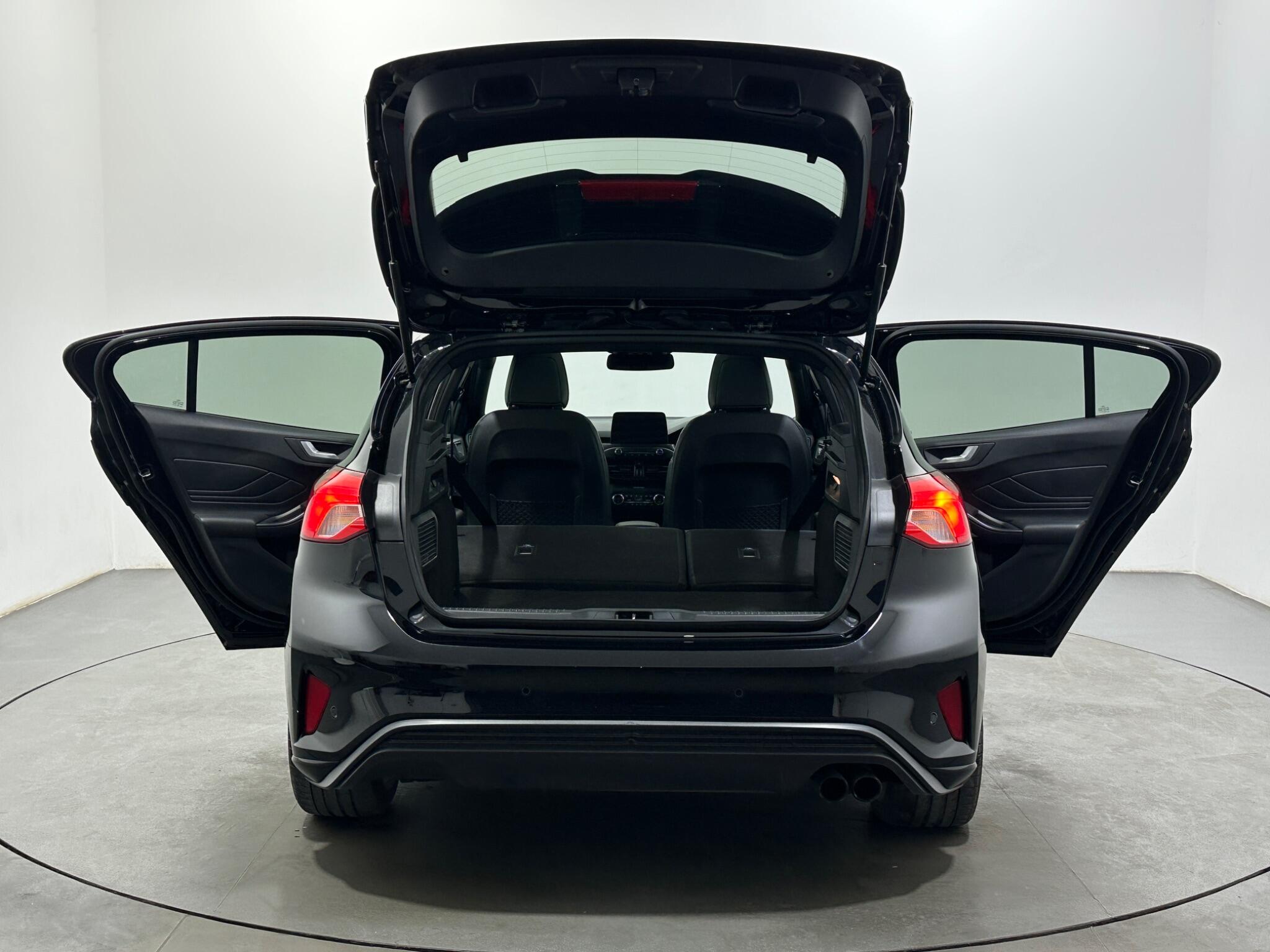 Ford Focus view 41