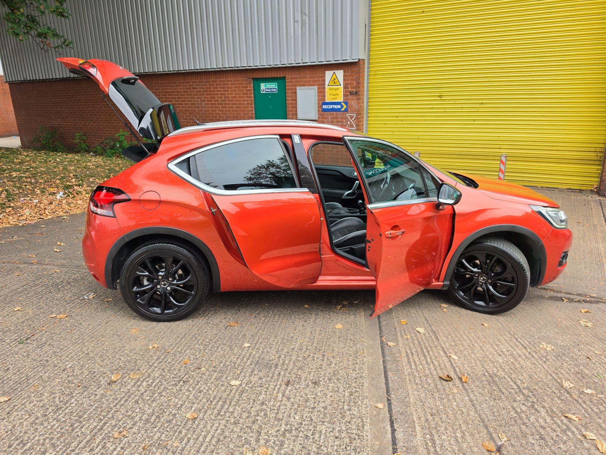 DS Automobiles DS 4 Crossback view 10