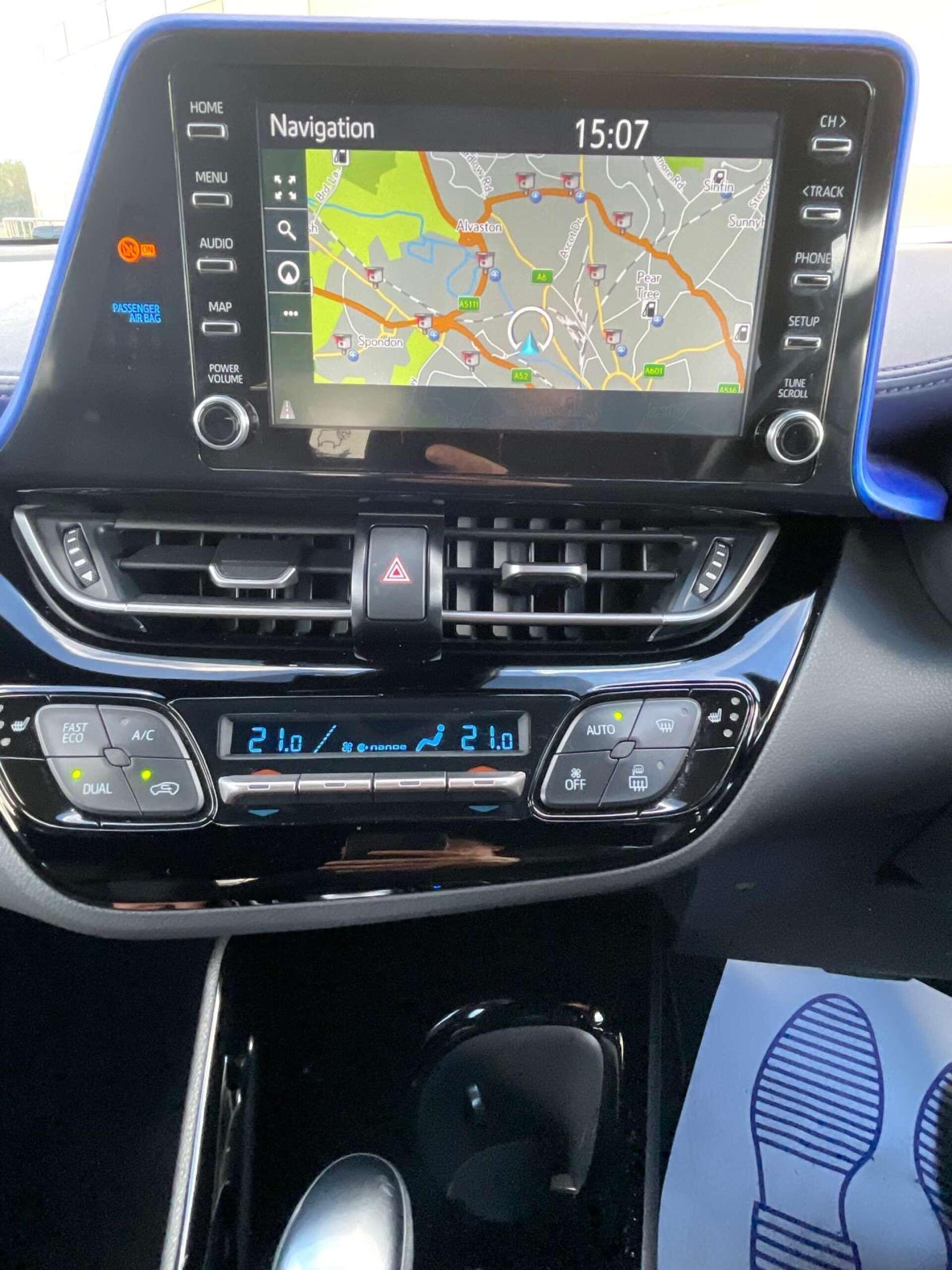 Toyota C-HR view 34